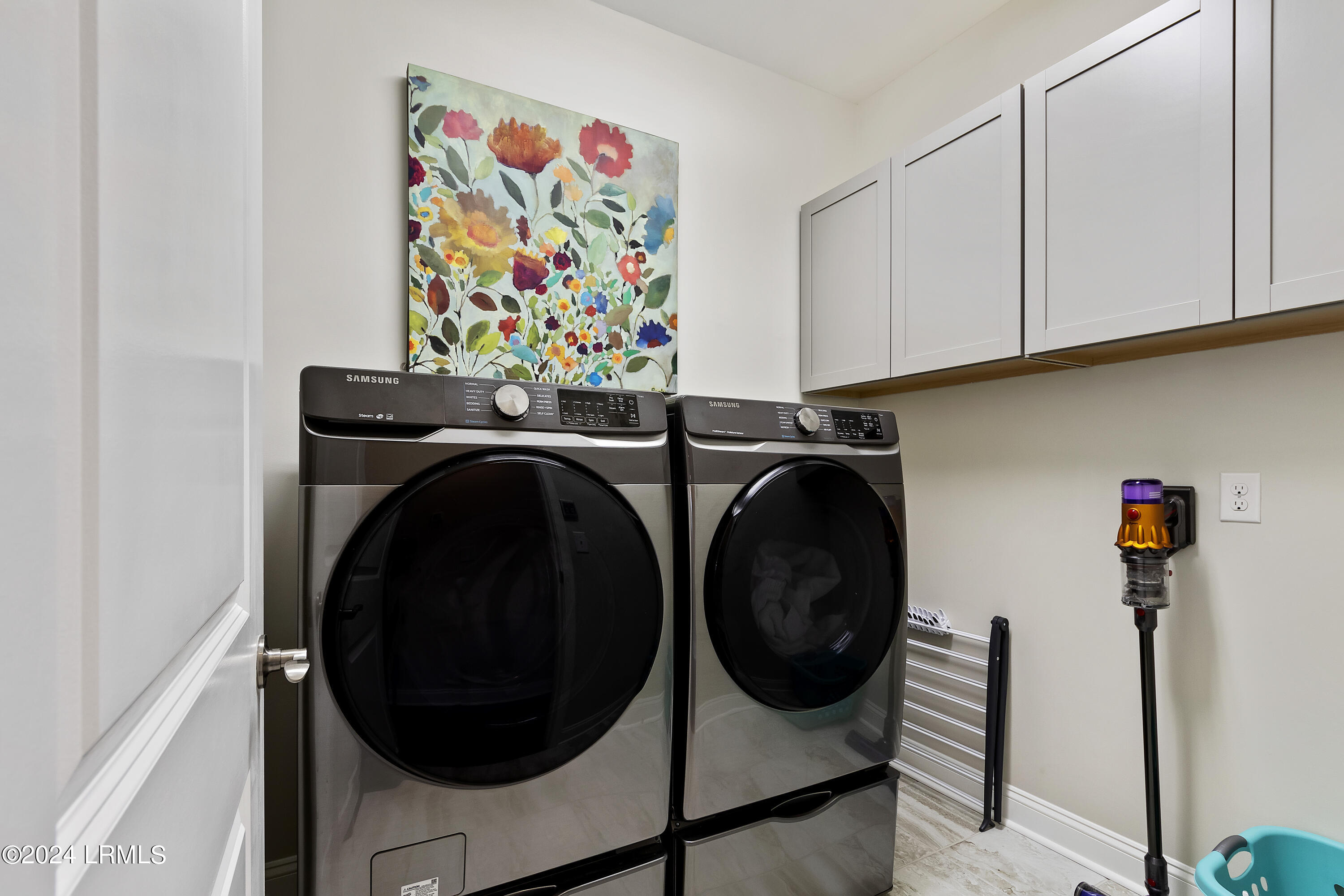 92 Valleybrooke Court S