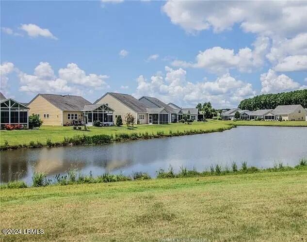 92 Valleybrooke Court S