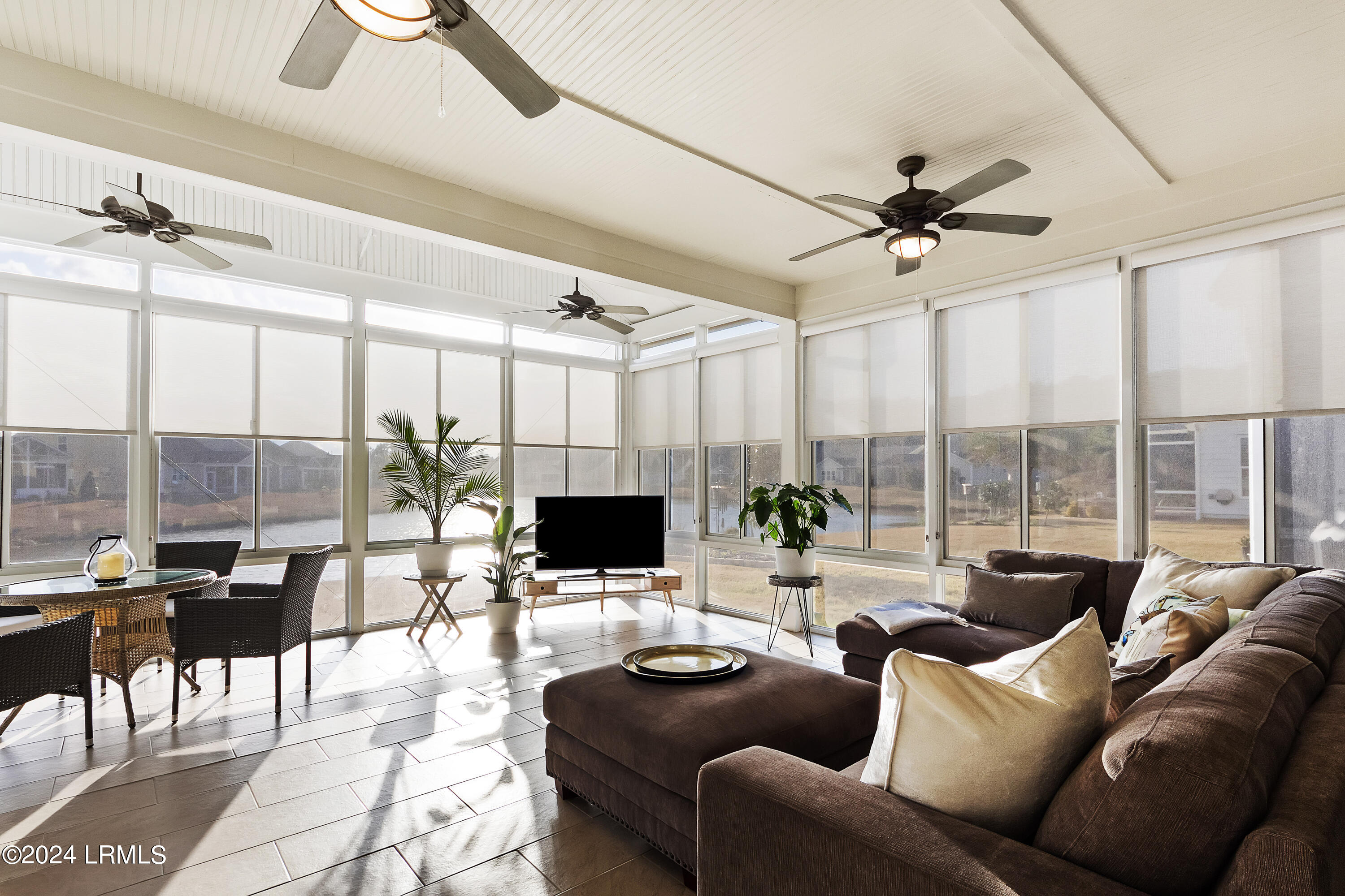 92 Valleybrooke Court S