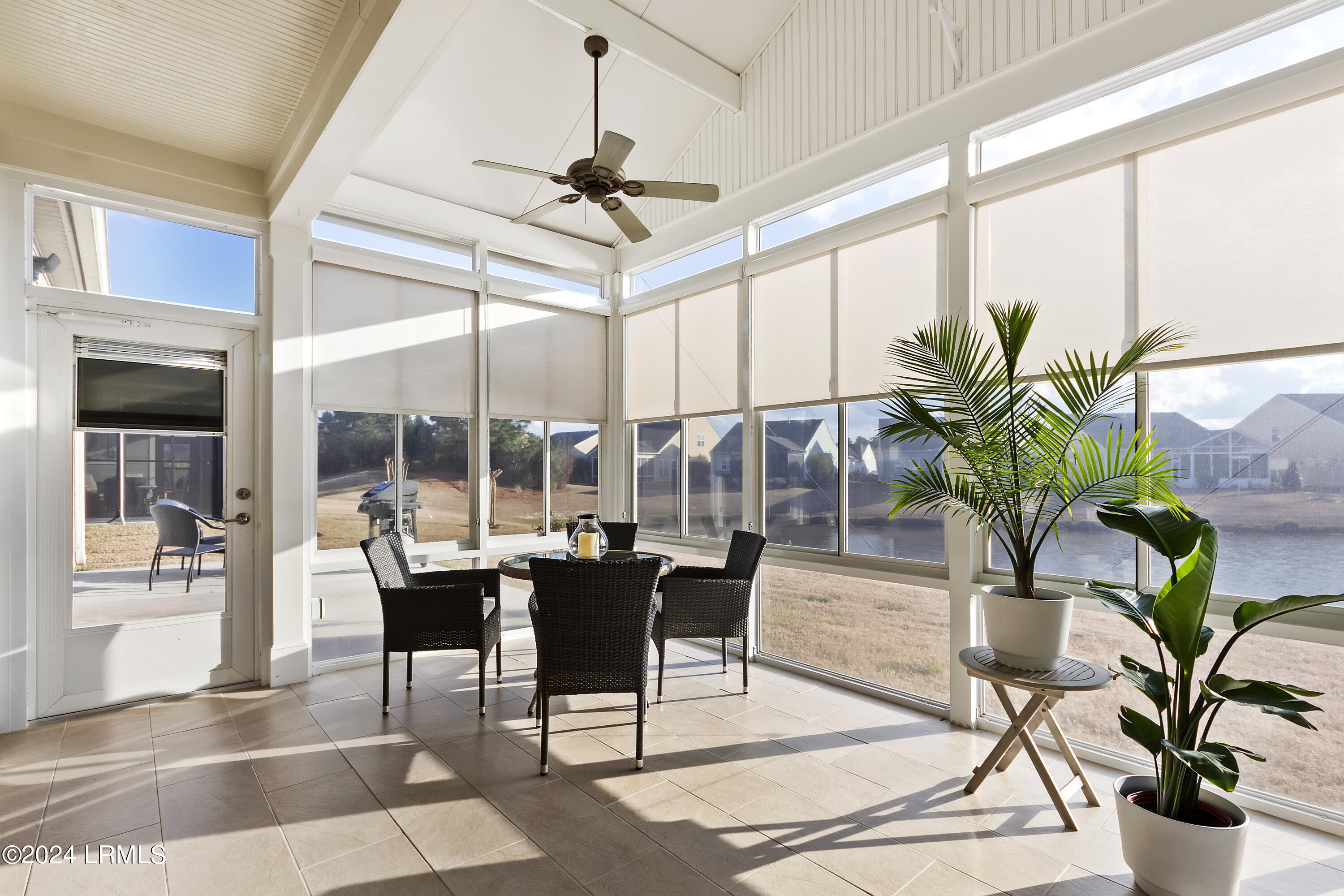 92 Valleybrooke Court S