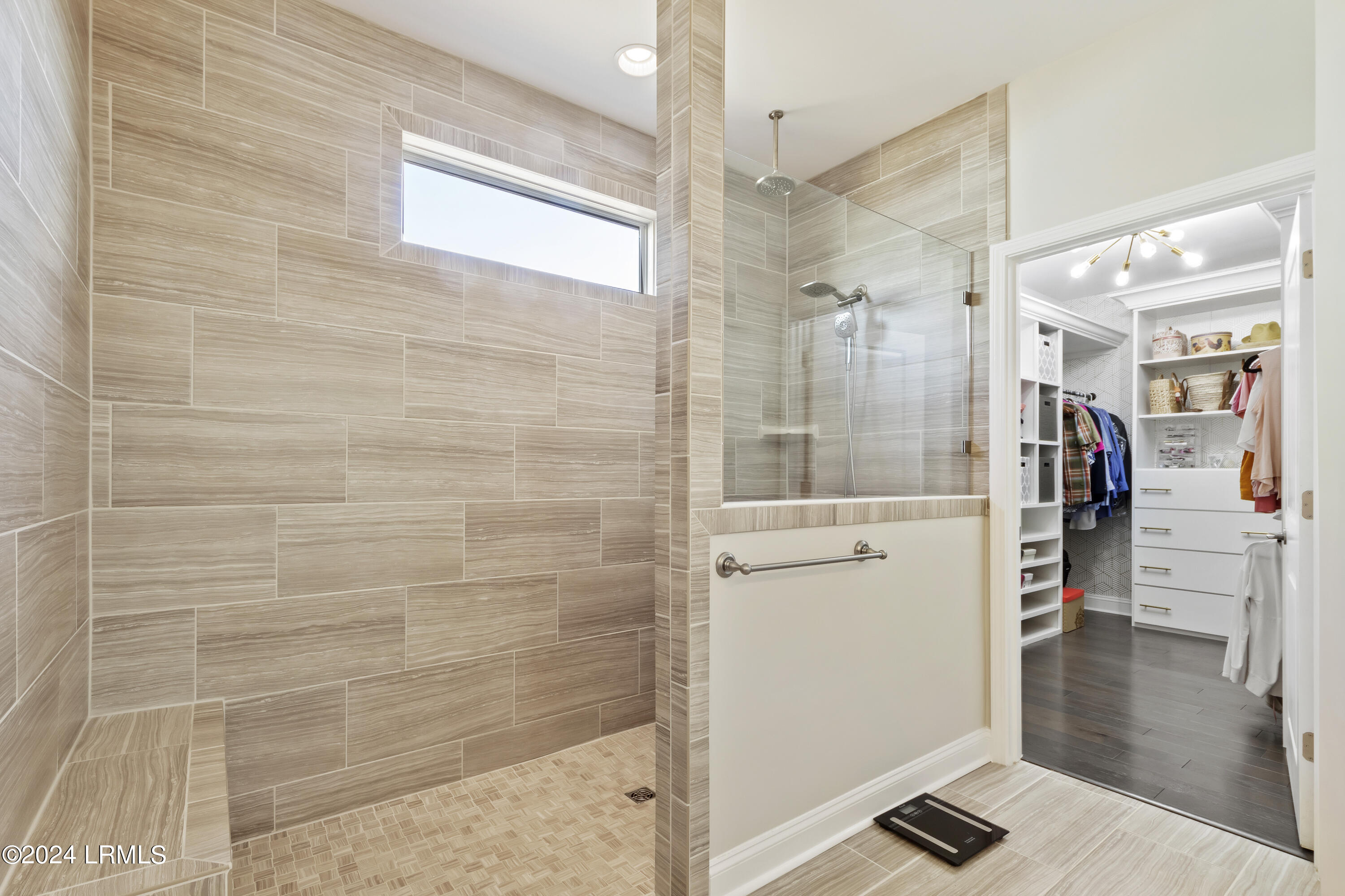 92 Valleybrooke Court S