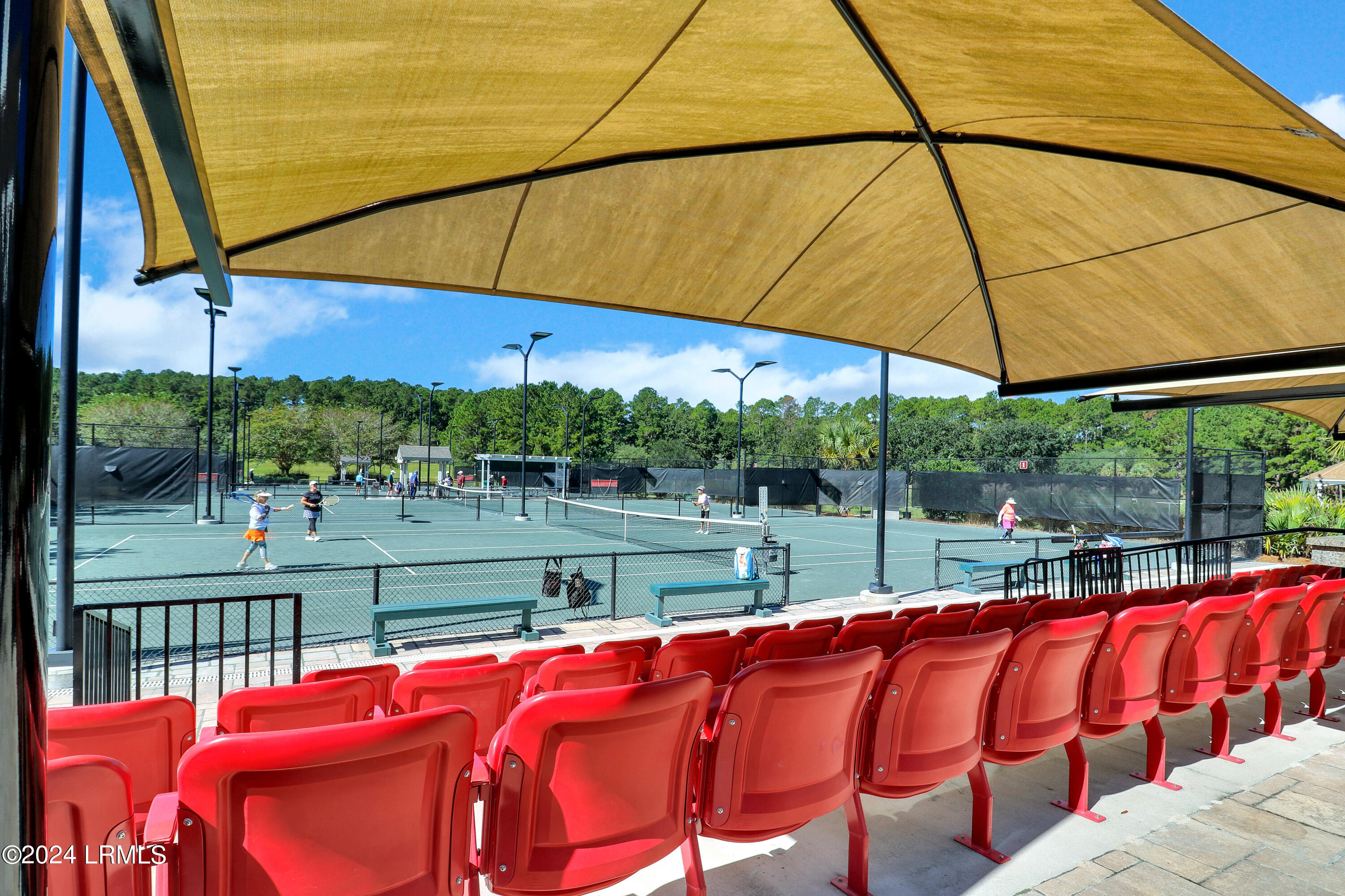 92 Valleybrooke Court S