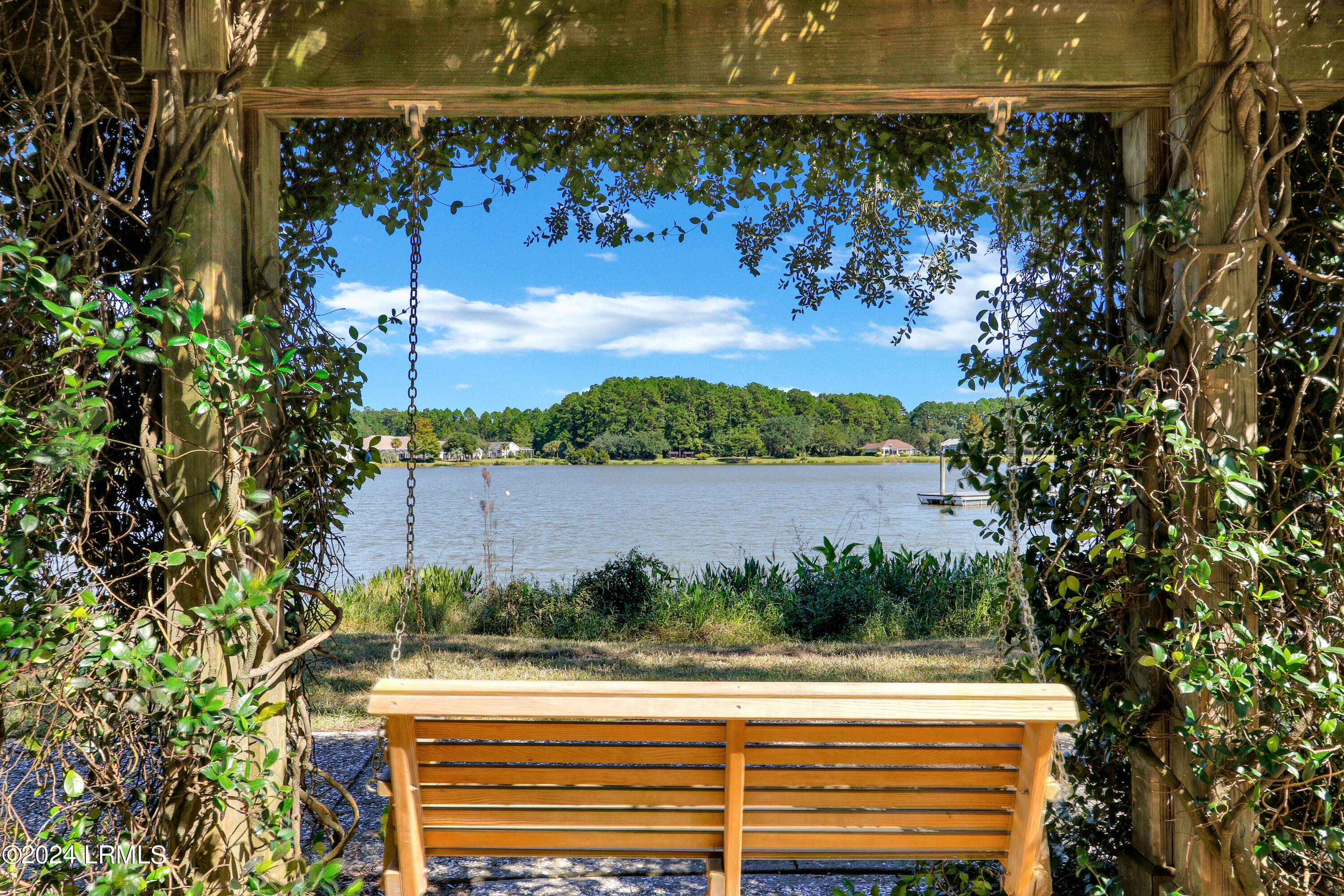 92 Valleybrooke Court S