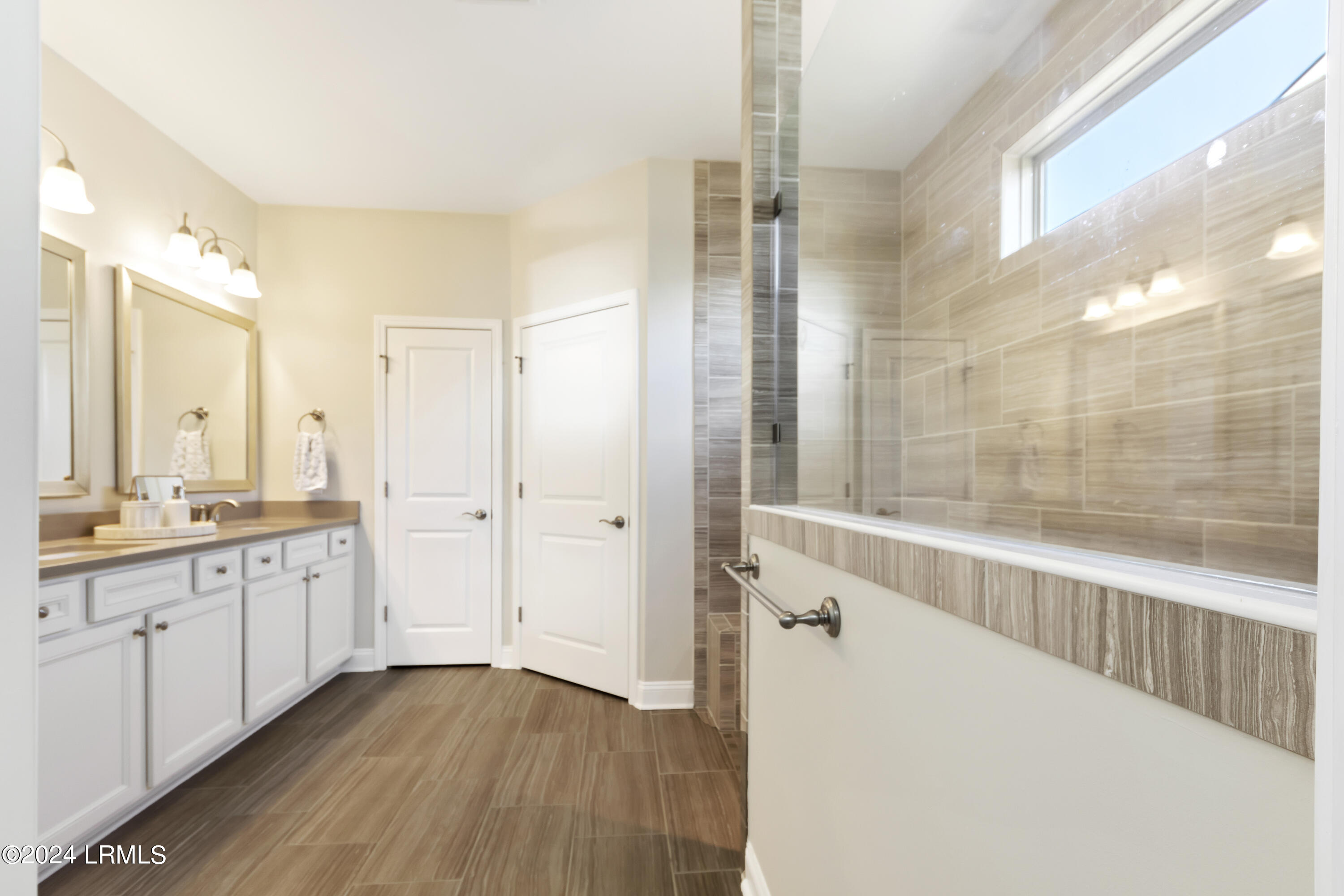 92 Valleybrooke Court S