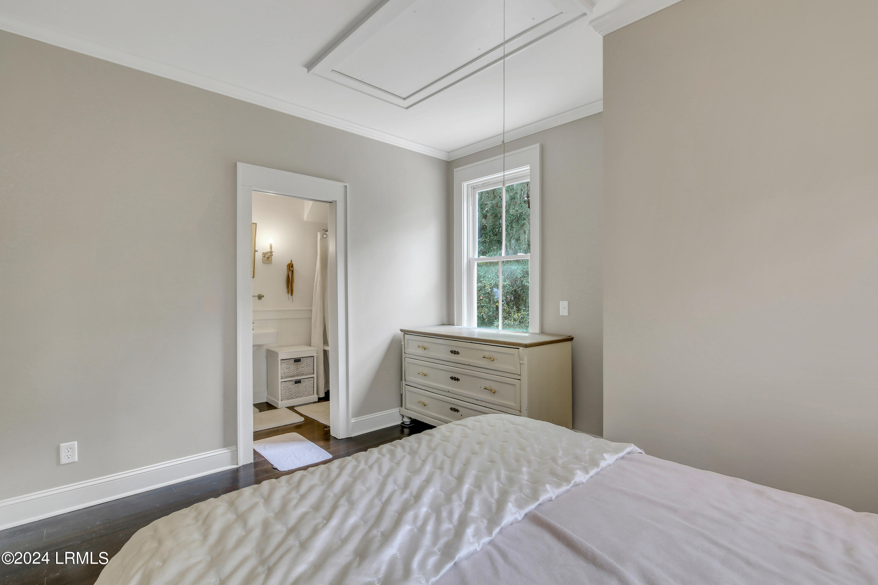 12 Elisabeth Cove