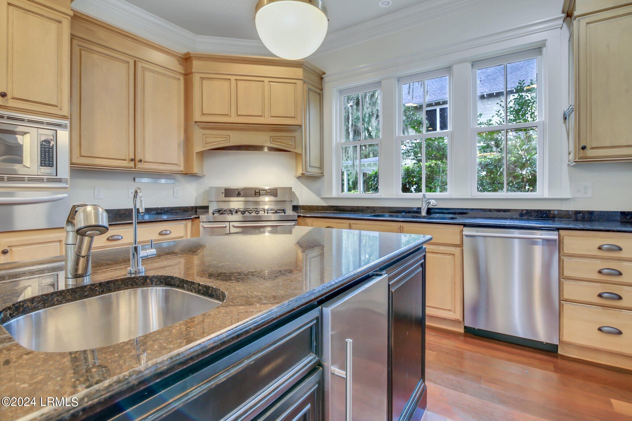 12 Elisabeth Cove
