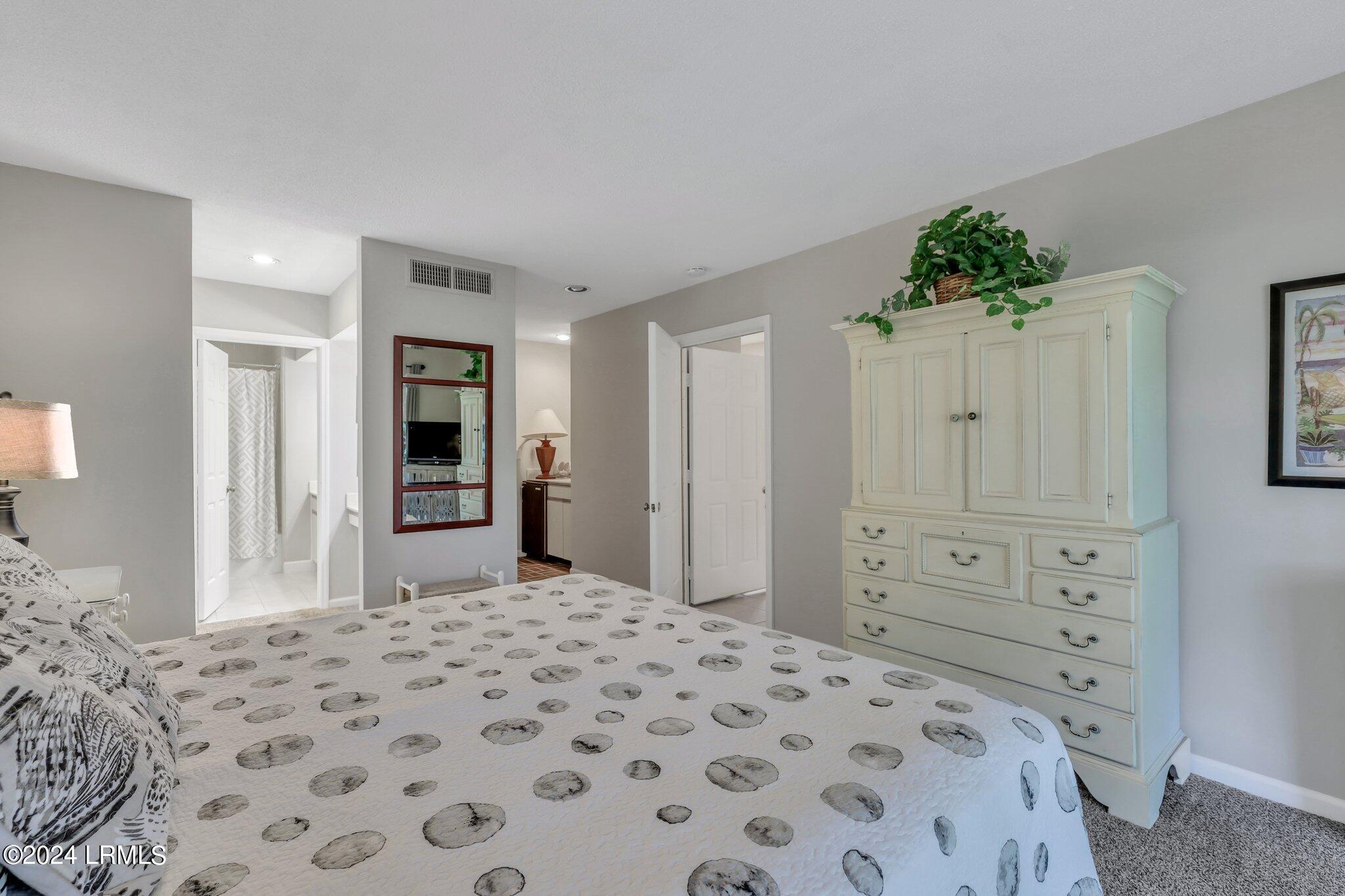 4 Wimbledon Court Unit: 107