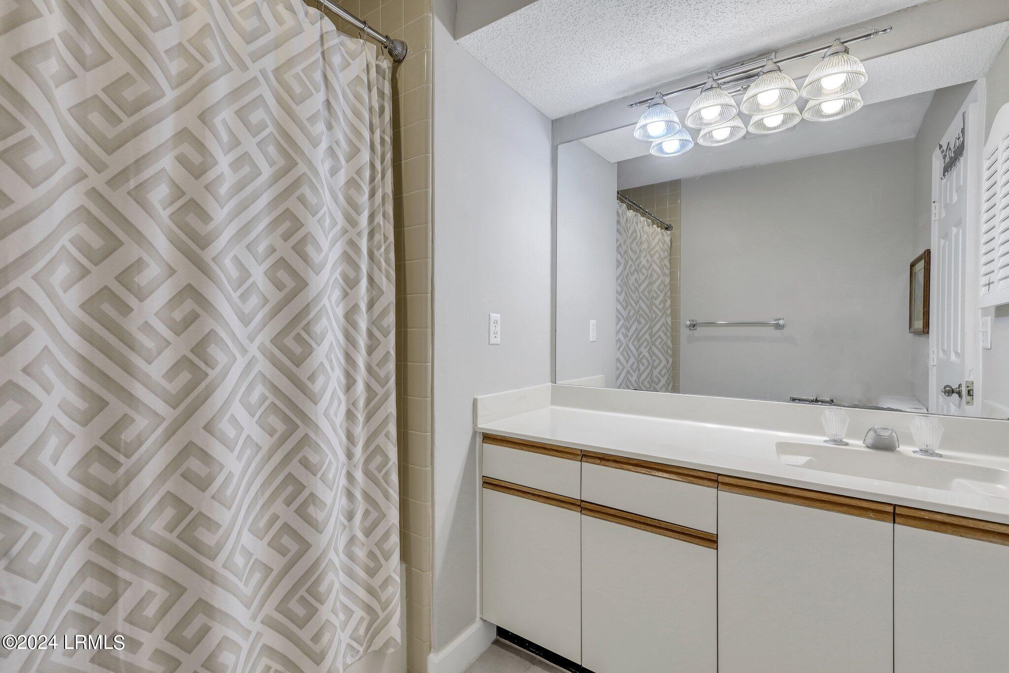 4 Wimbledon Court Unit: 107