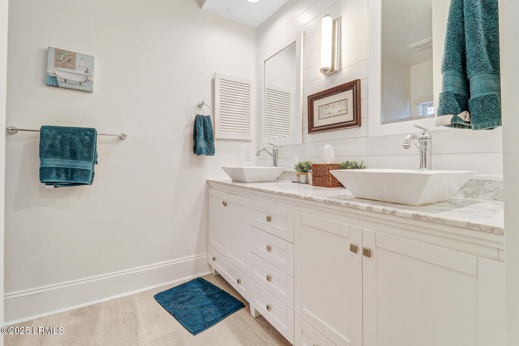 8 Dolphin Point Drive