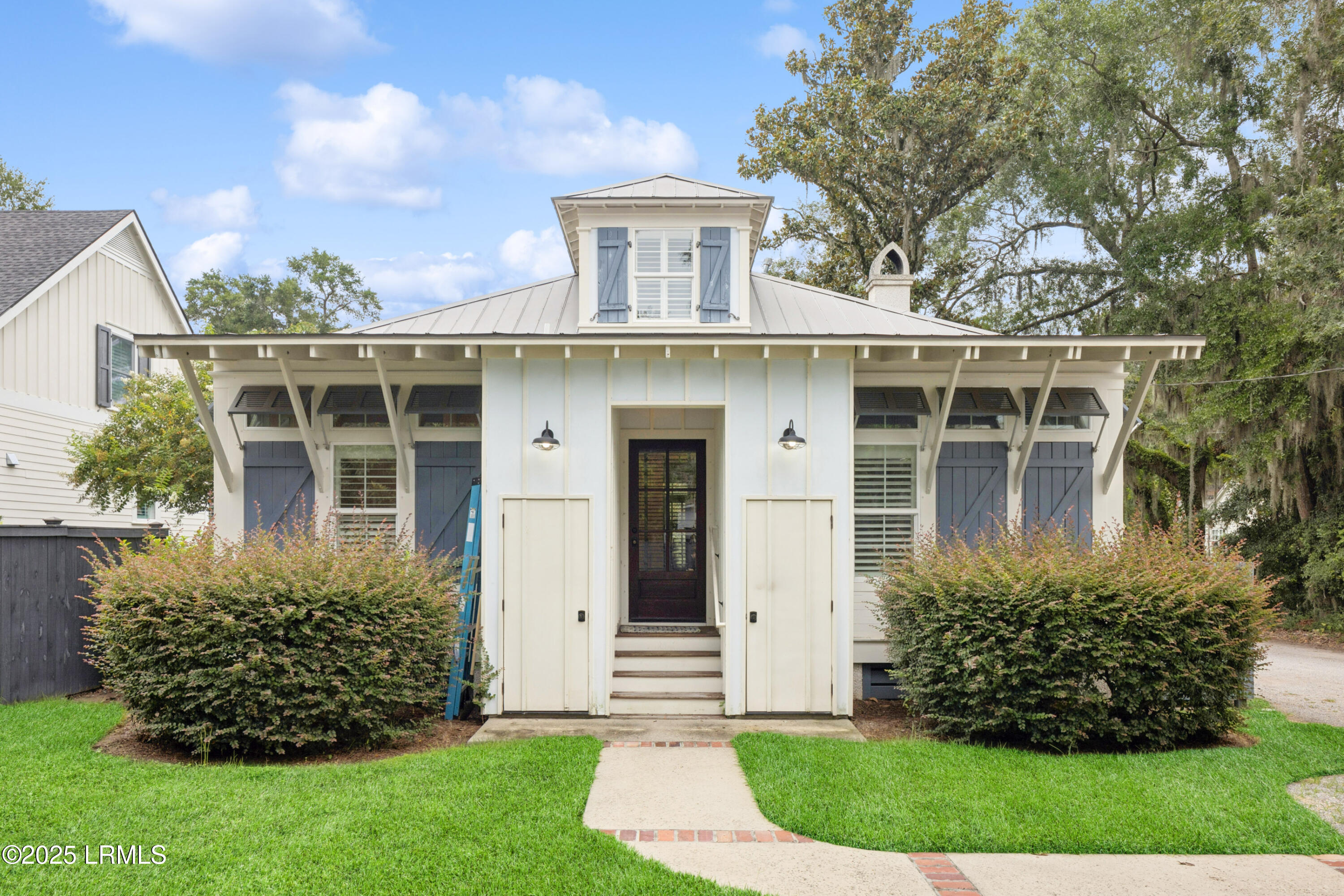 12 Lawrence Street