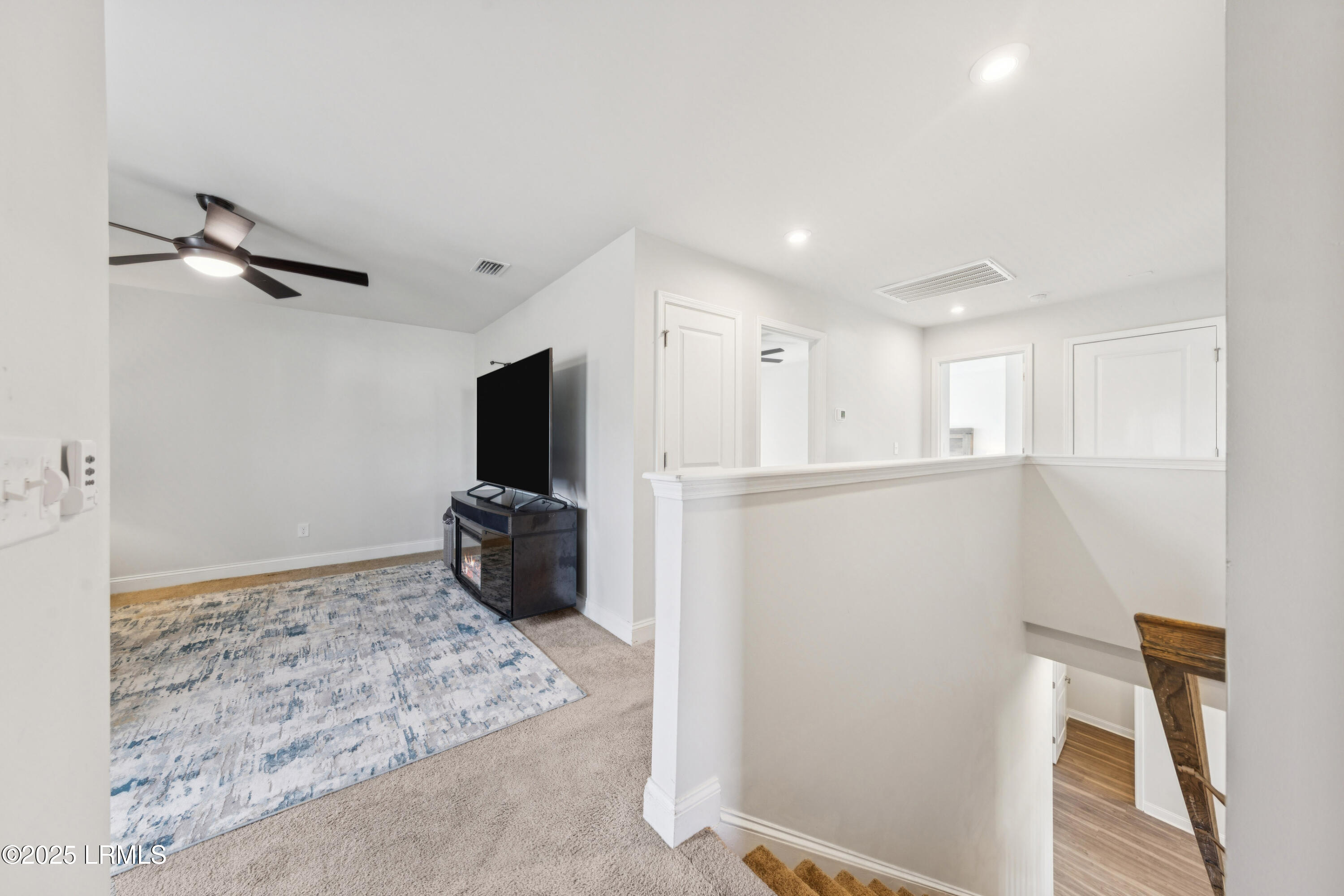 1232 Windswept Oak Lane