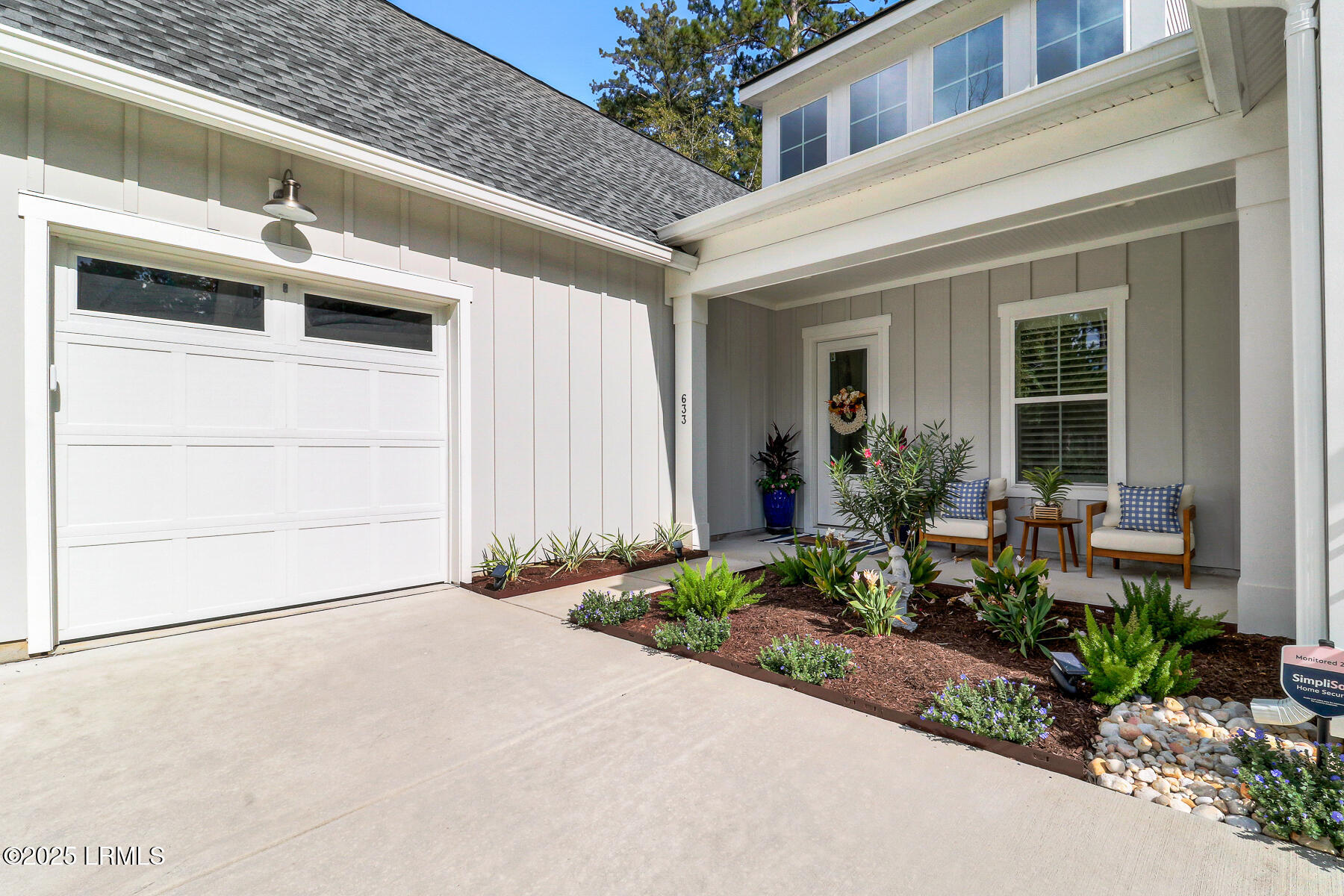 633 Firethorn Lane