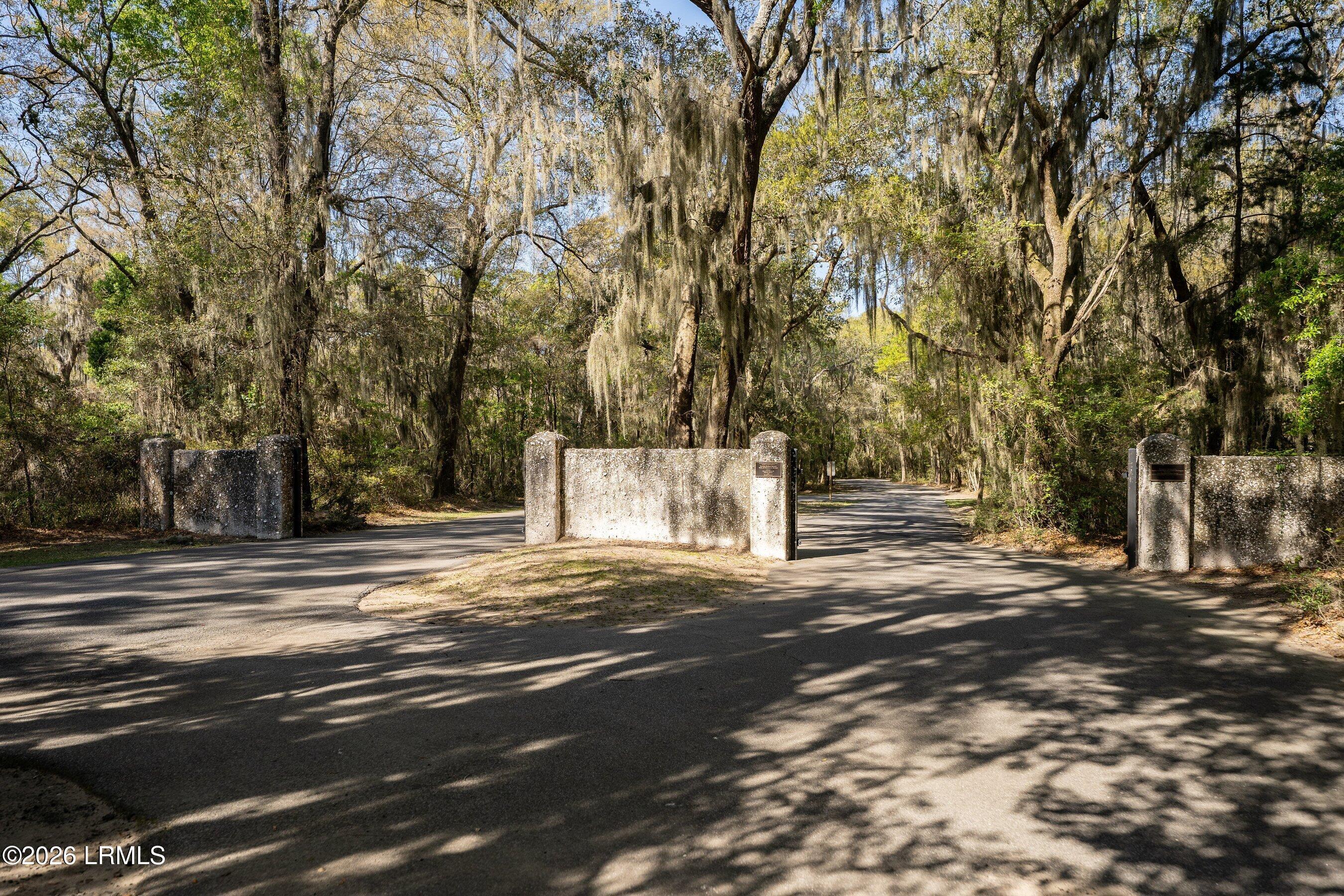 17 Triangle Road, St. Helena Island