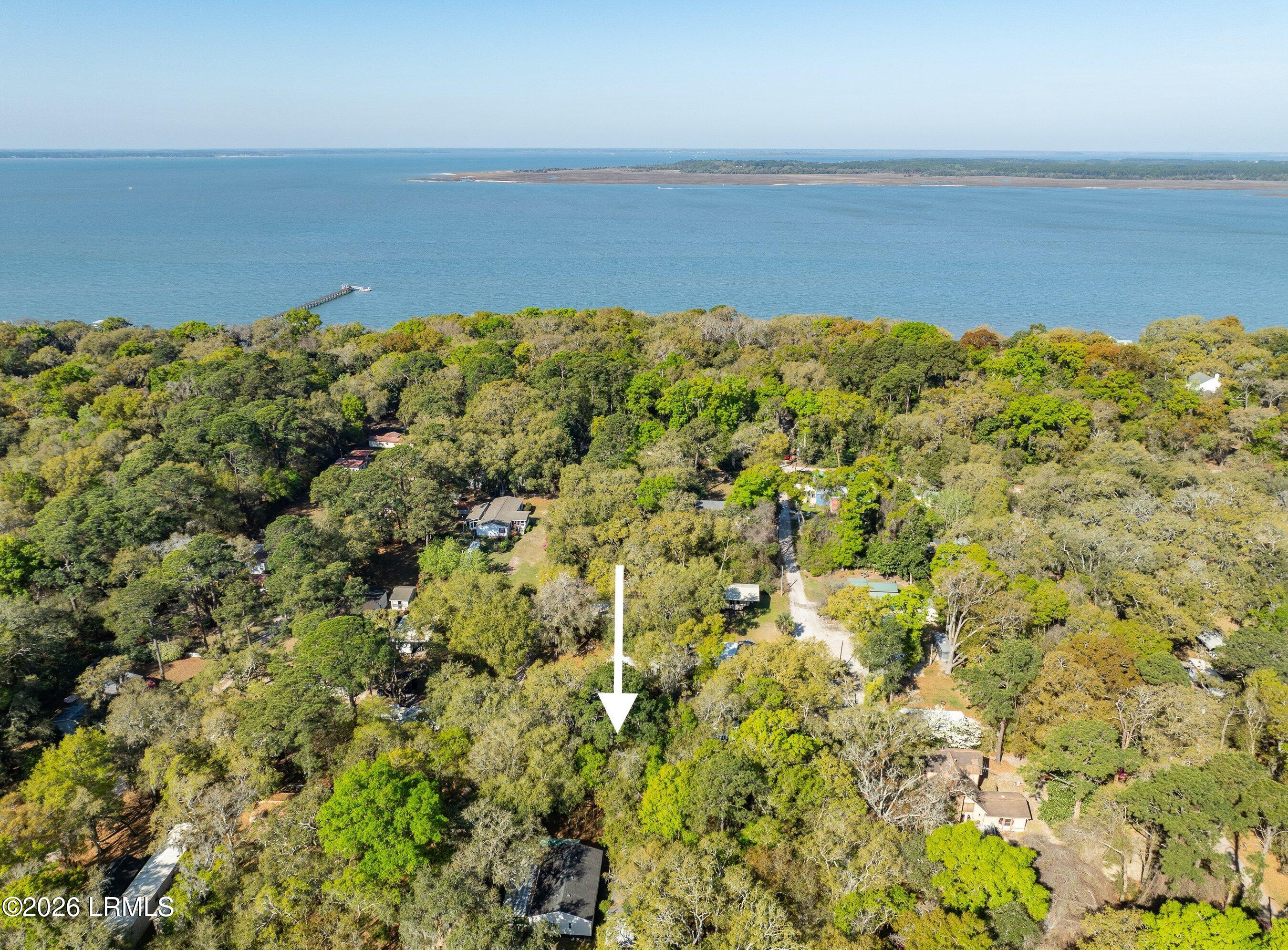 17 Triangle Road, St. Helena Island