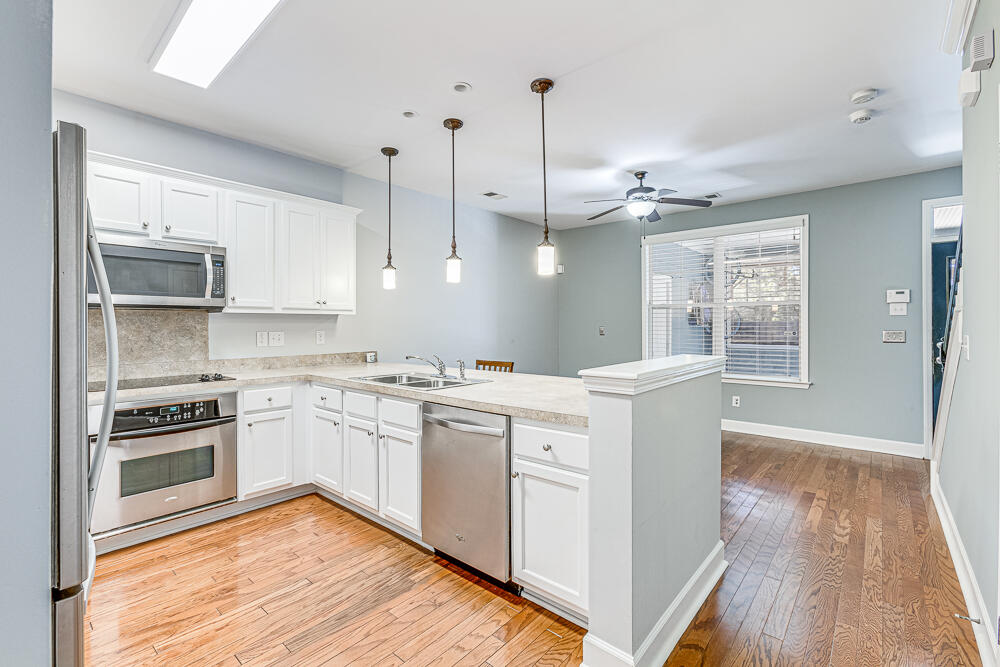 2453 Kings Gate Lane