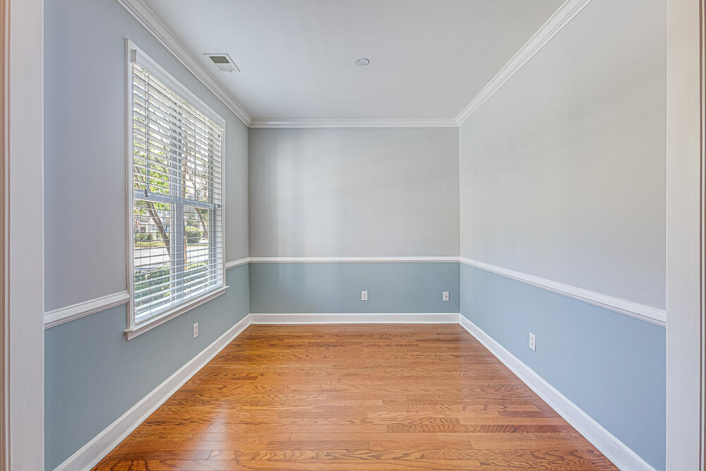 2453 Kings Gate Lane