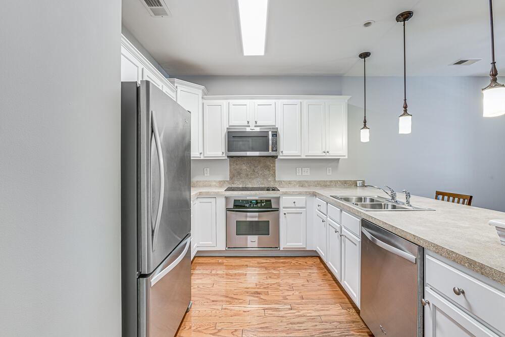 2453 Kings Gate Lane