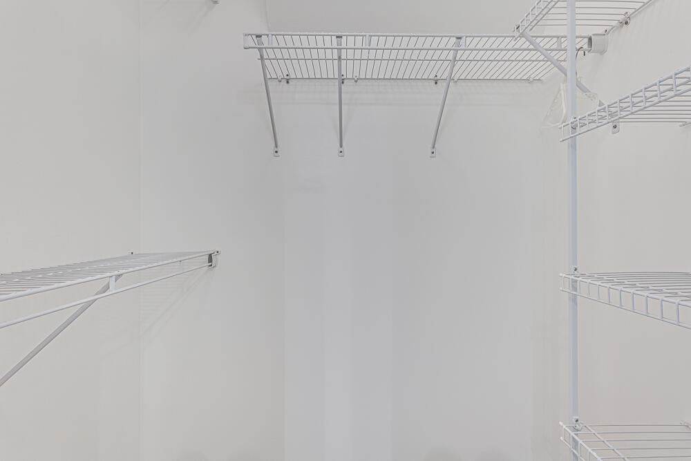 2453 Kings Gate Lane