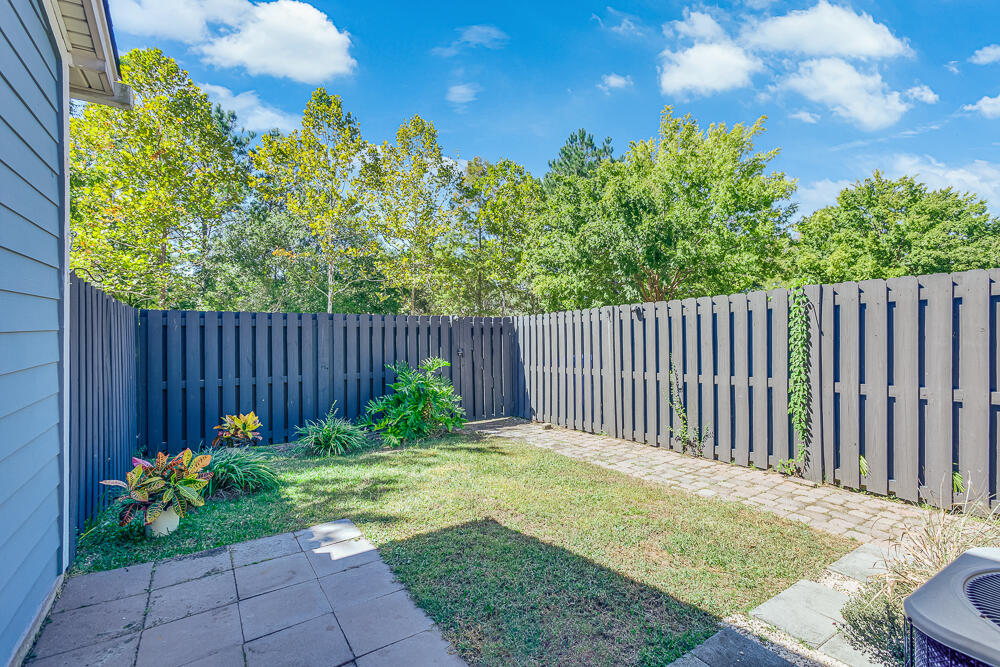 2453 Kings Gate Lane