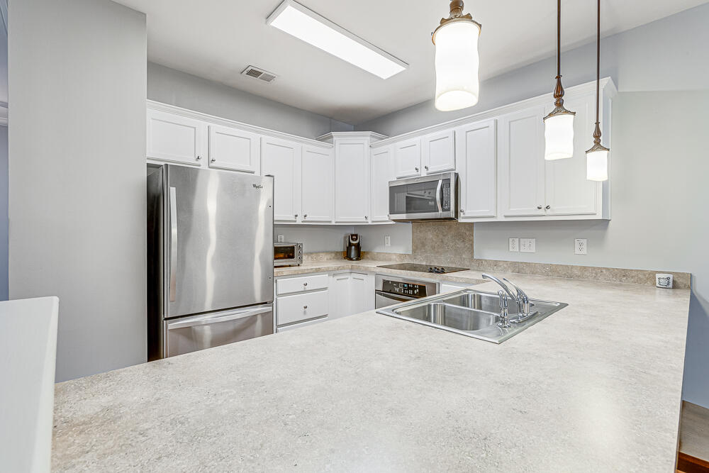 2453 Kings Gate Lane