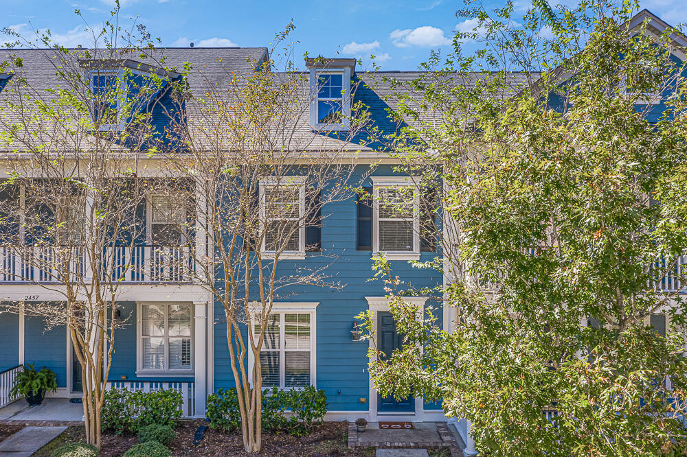 2453 Kings Gate Lane