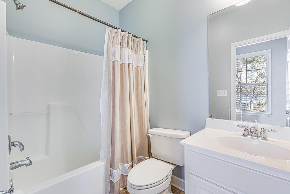 2453 Kings Gate Lane