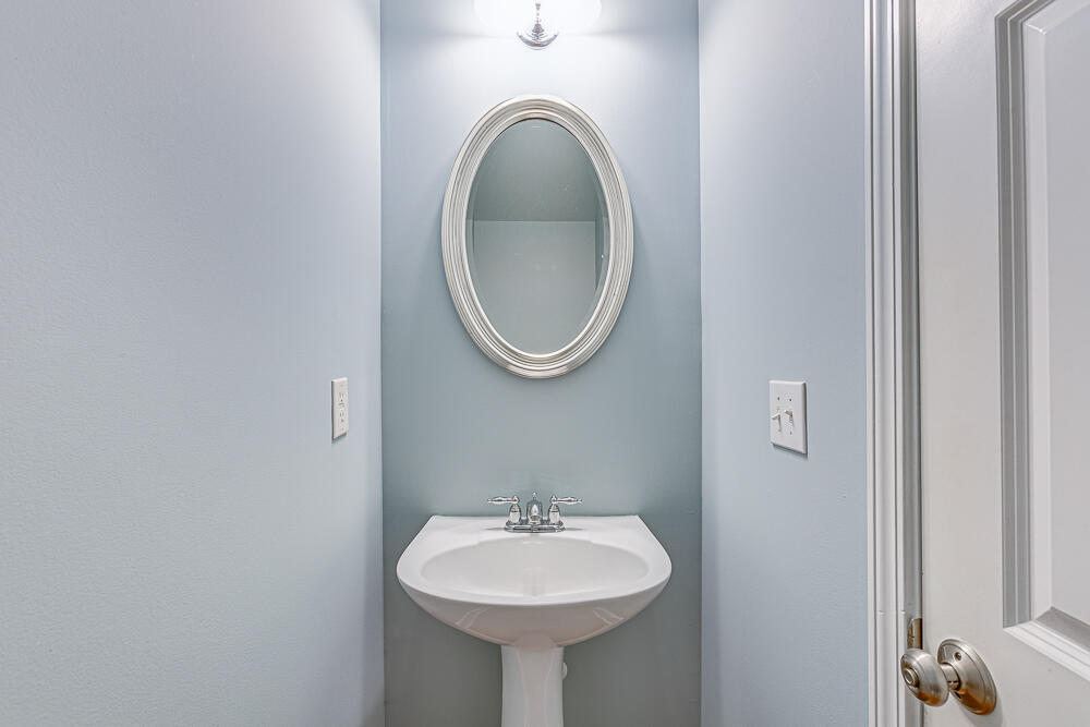 2453 Kings Gate Lane