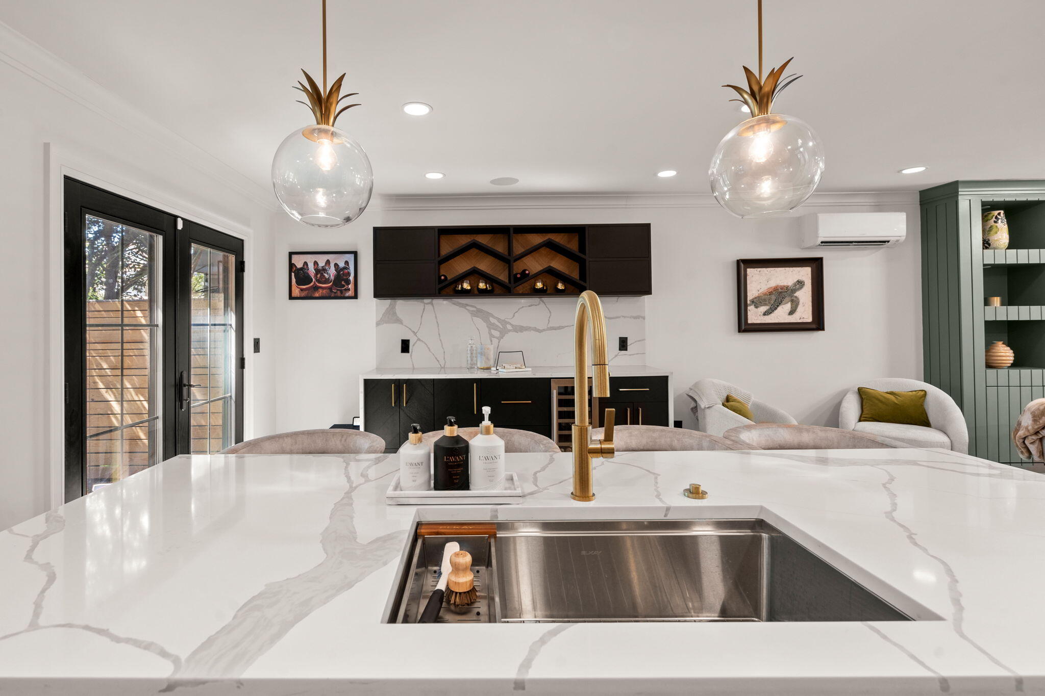 5 Bennett 5 1/2 Street