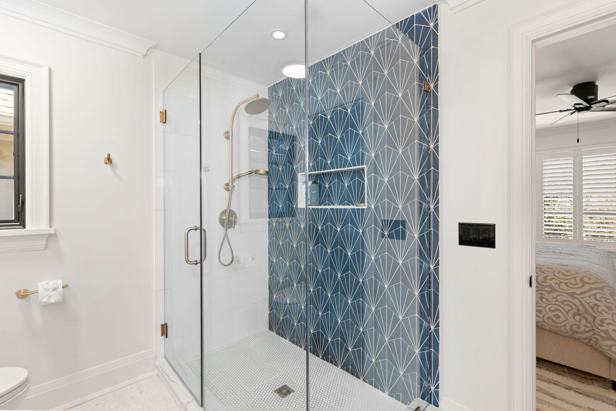 5 Bennett 5 1/2 Street