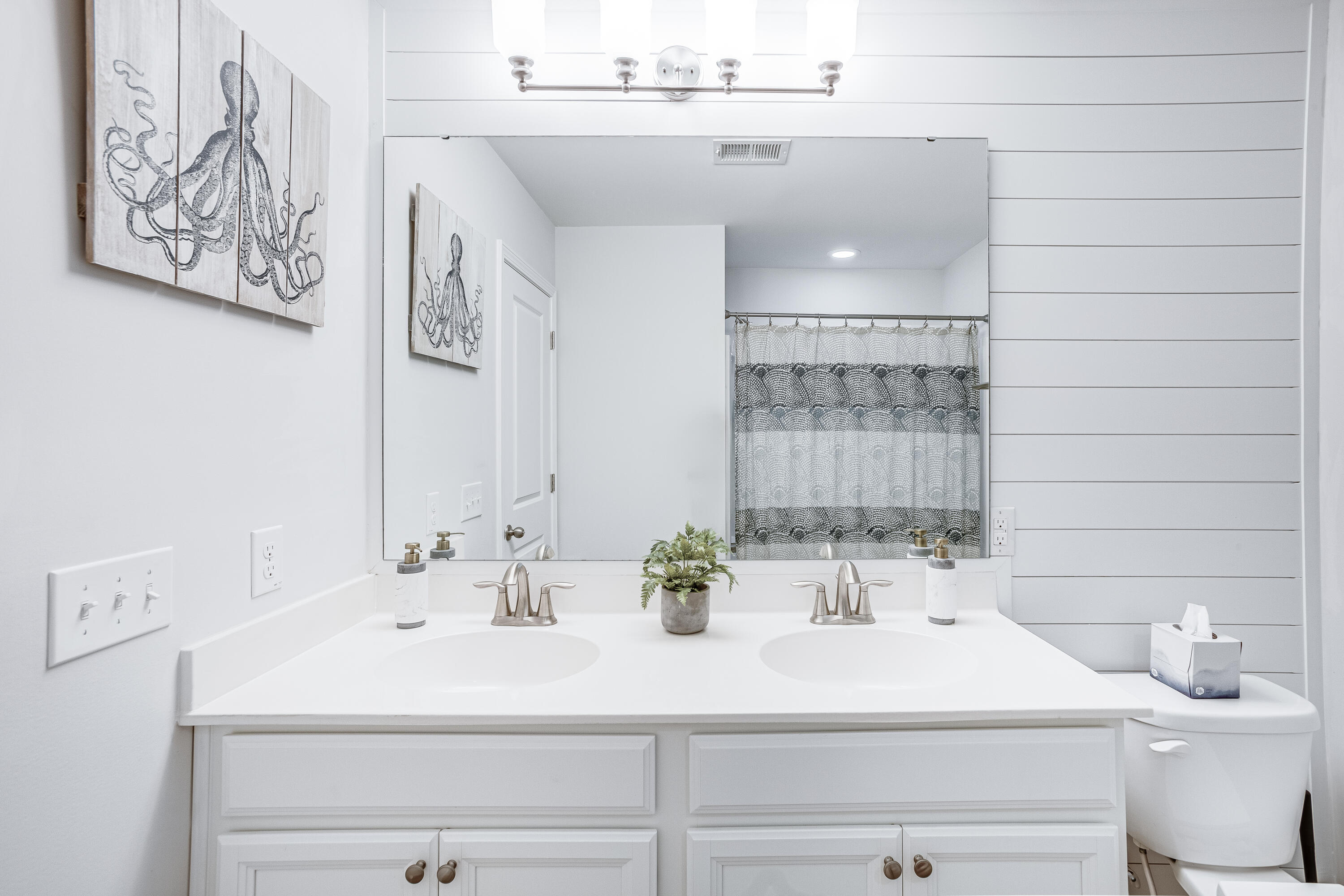 1535 Thoroughbred Boulevard