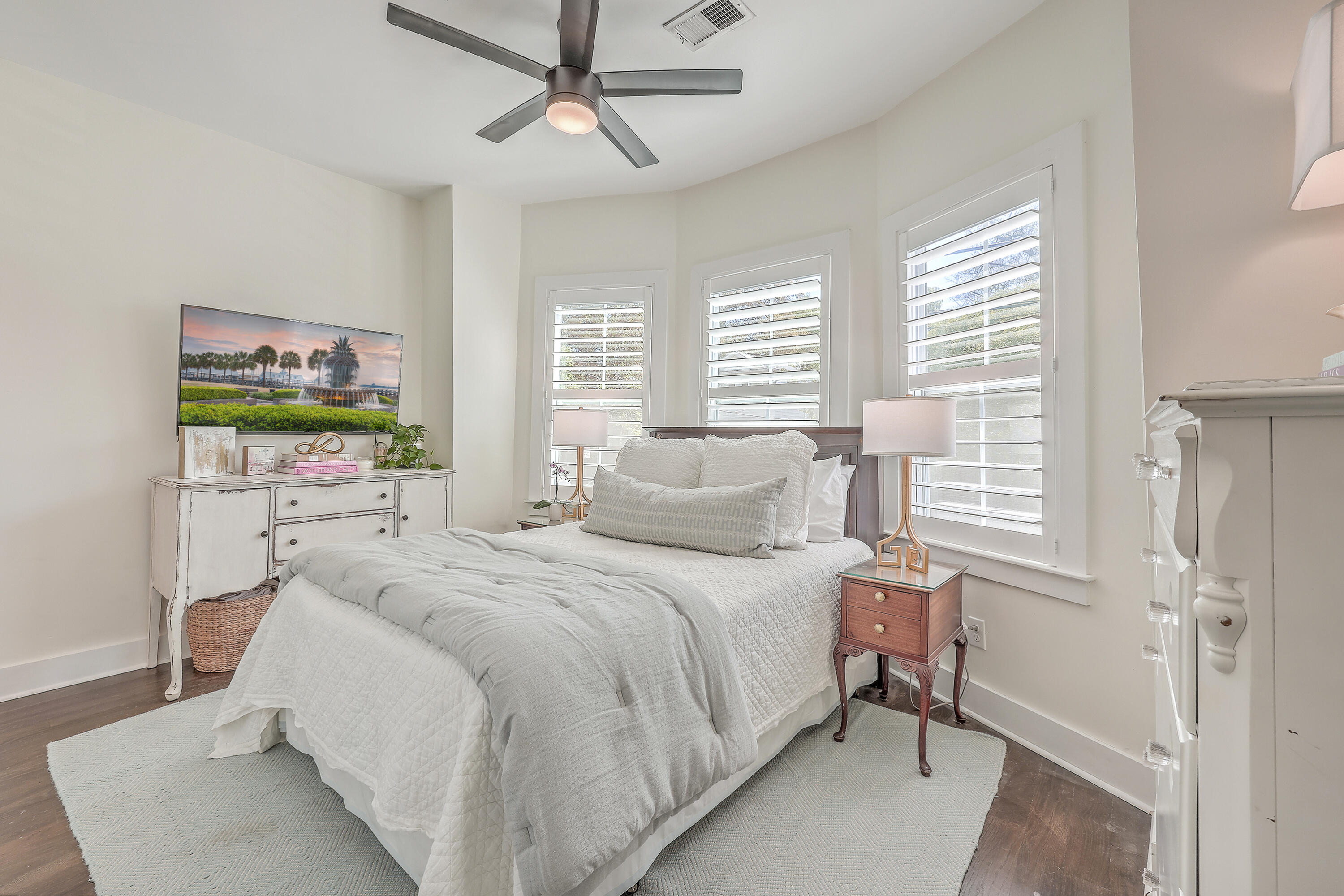 196 Fishburne Street