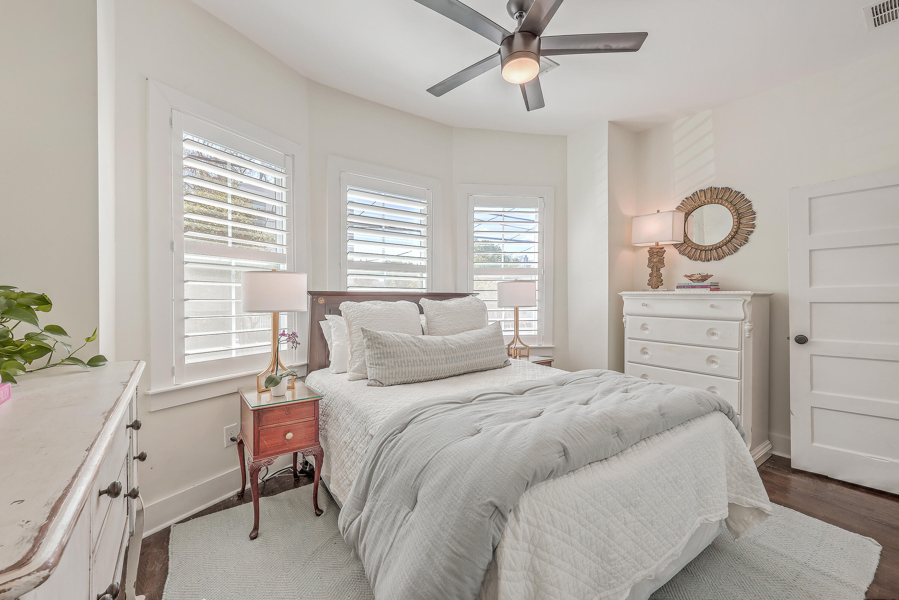 196 Fishburne Street