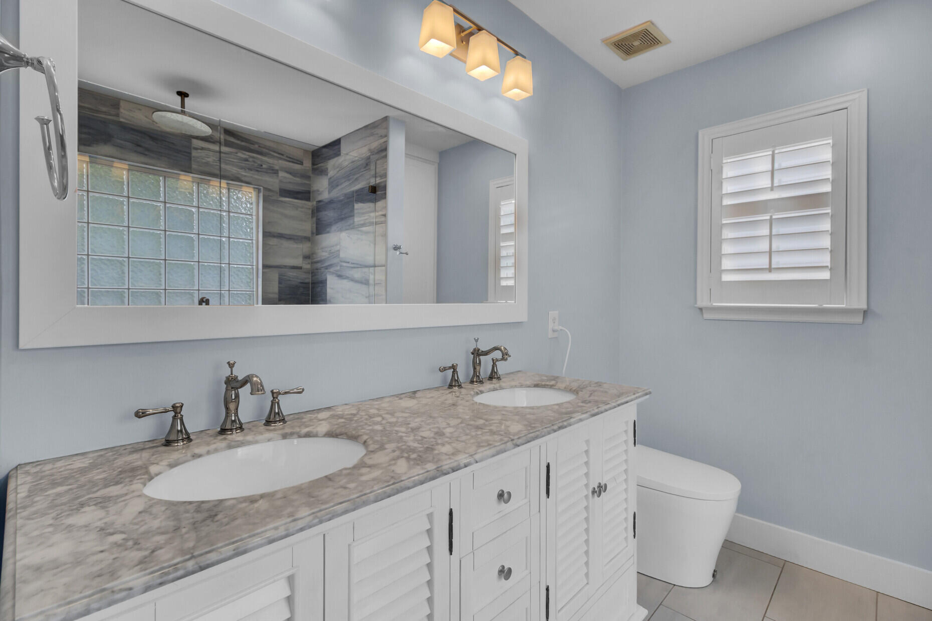 1594 Ocean Neighbors Boulevard