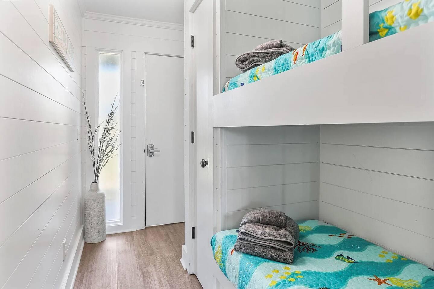 1300 Ocean Boulevard # 208