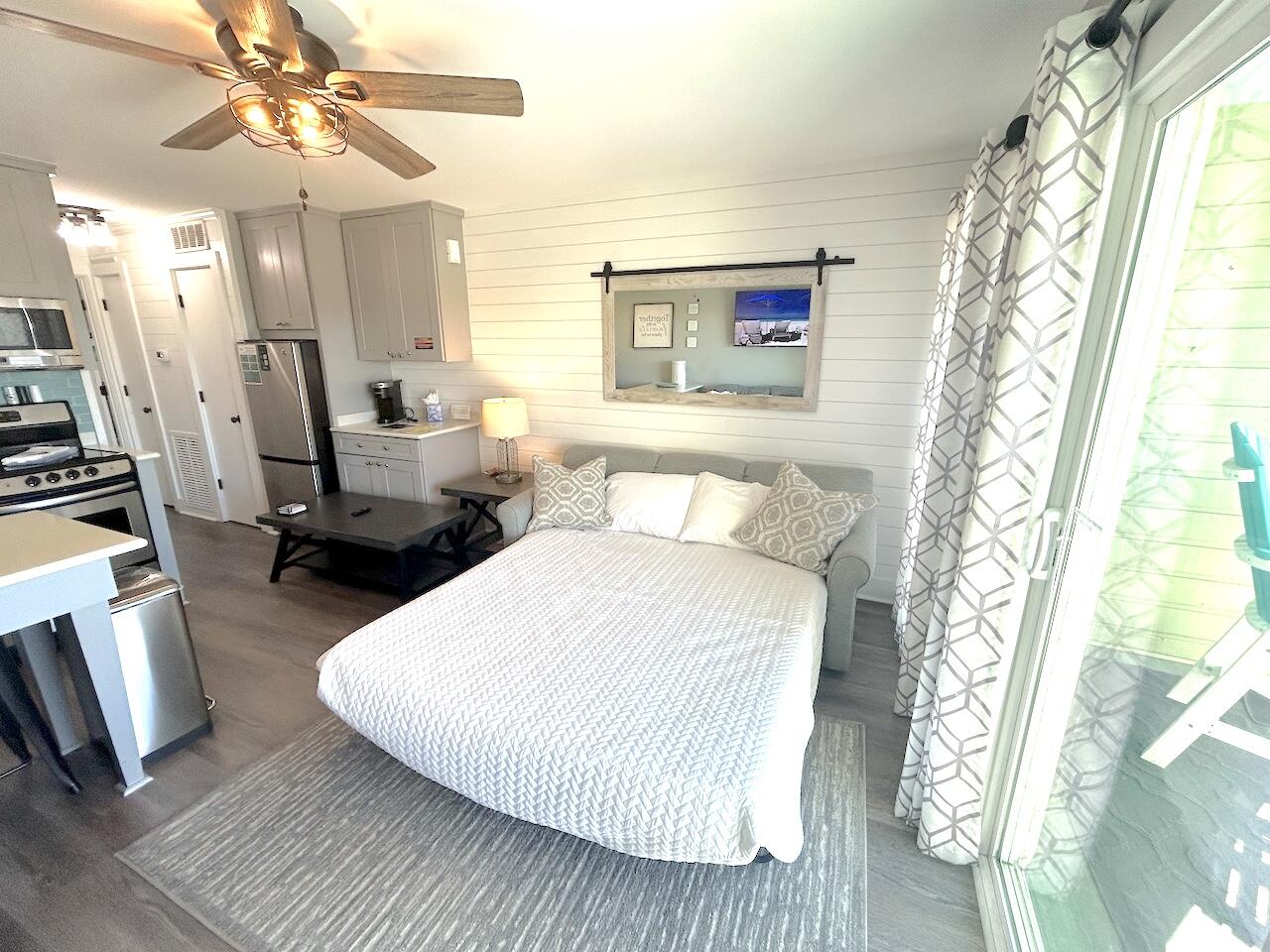 1300 Ocean Boulevard # 208