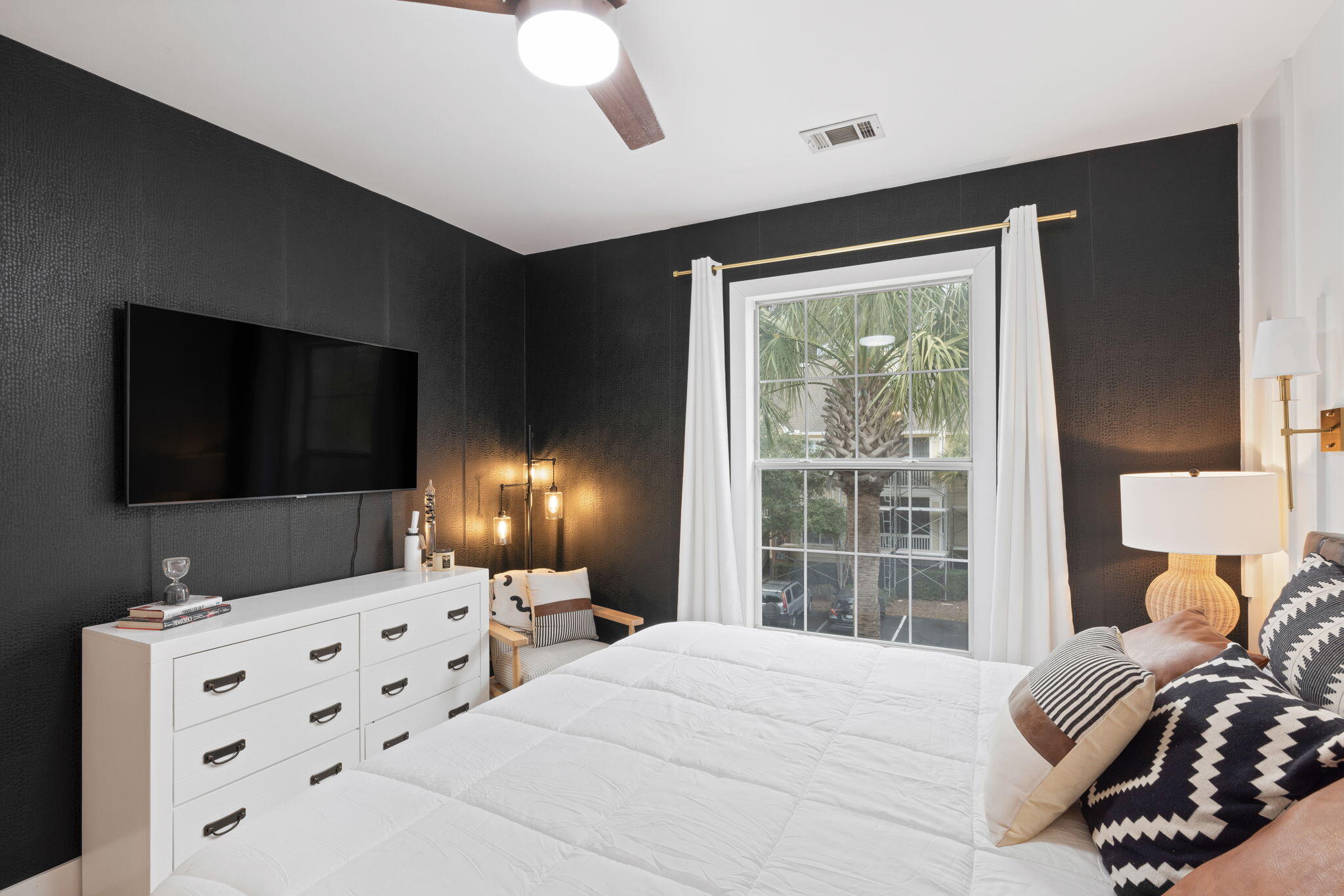 1600 Long Grove Drive # 725