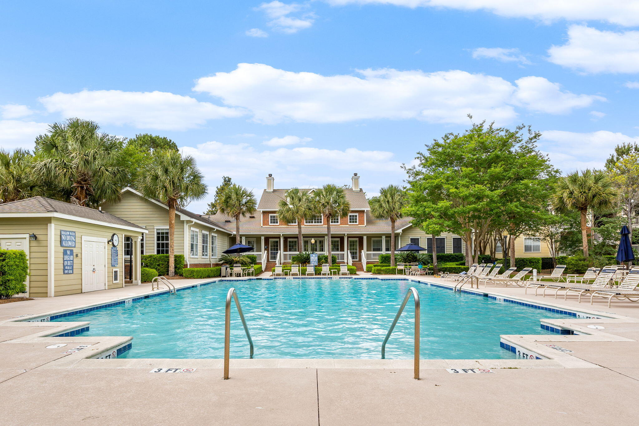 1600 Long Grove Drive # 725