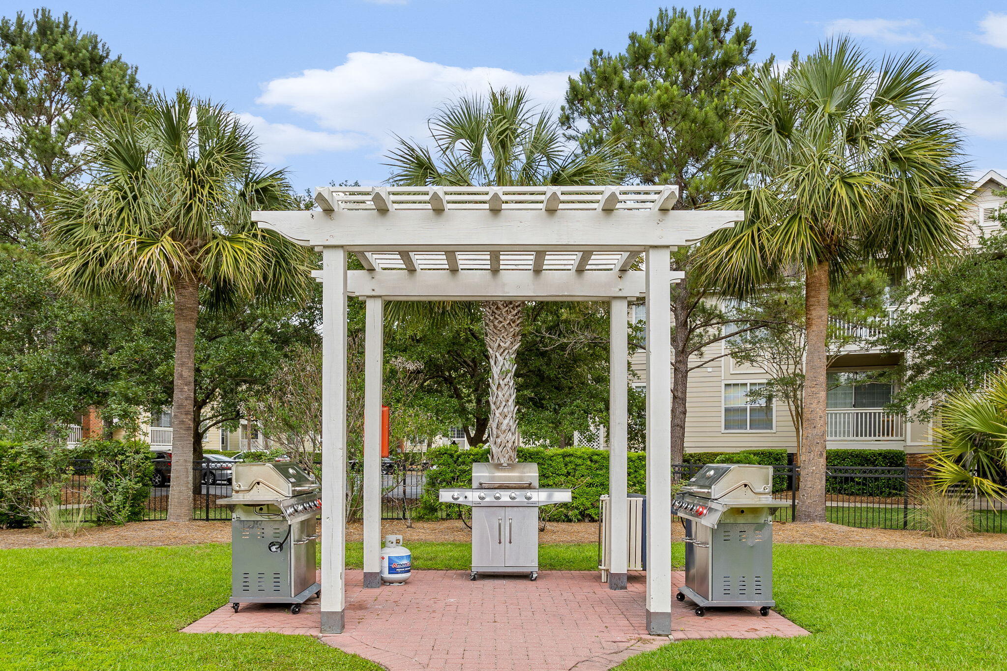 1600 Long Grove Drive # 725