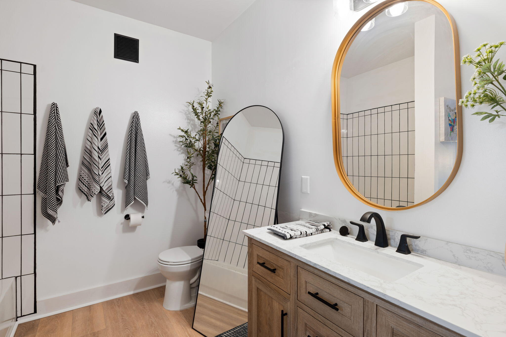 1600 Long Grove Drive # 725