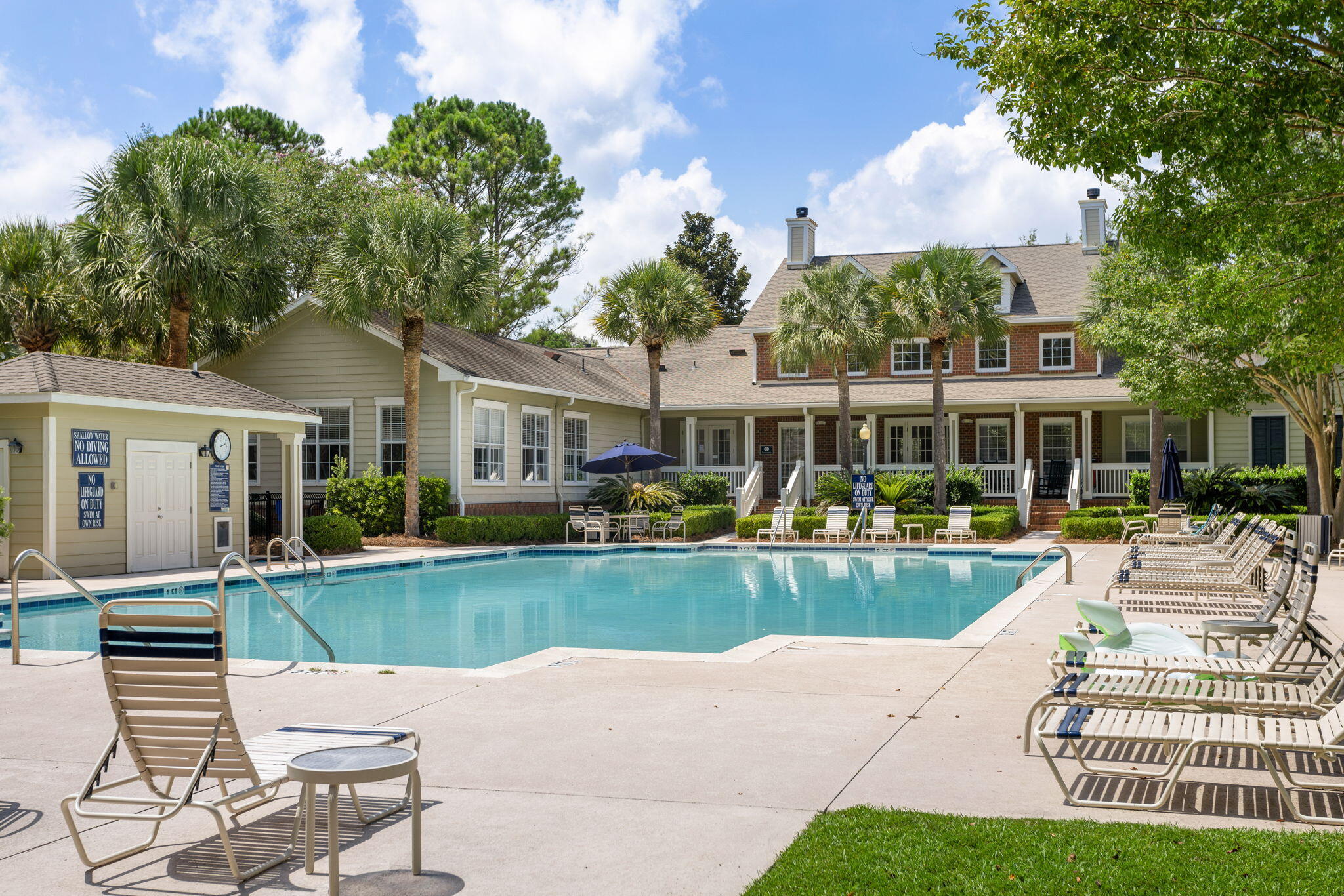 1600 Long Grove Drive # 725