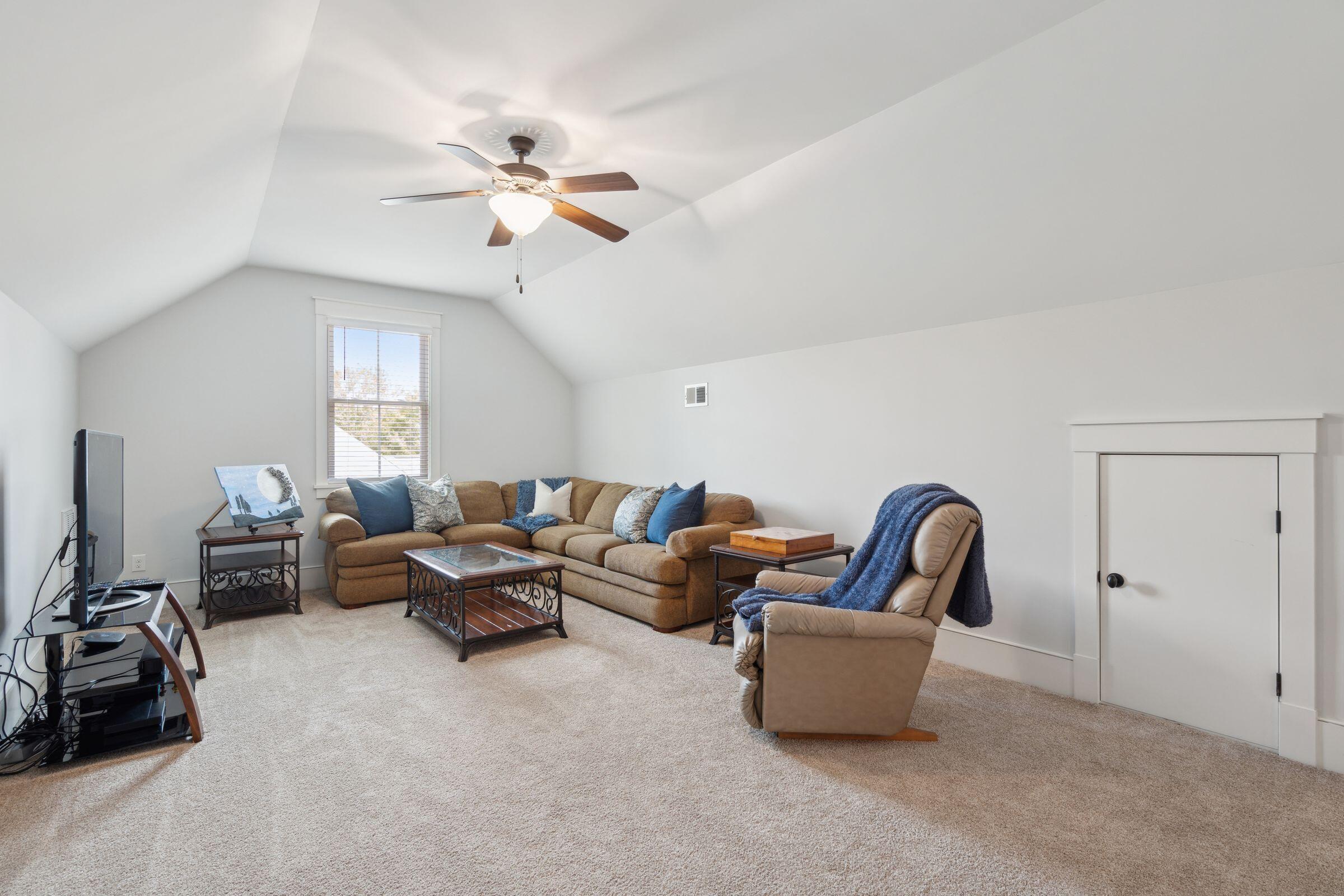 1465 Gunnison Street