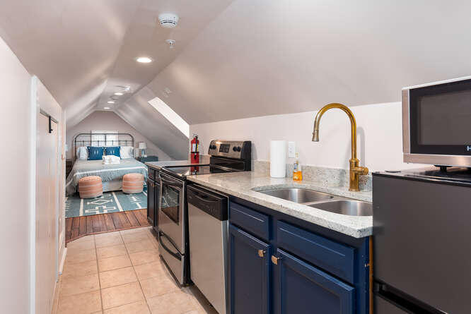 171 Spring Street Unit: Abc