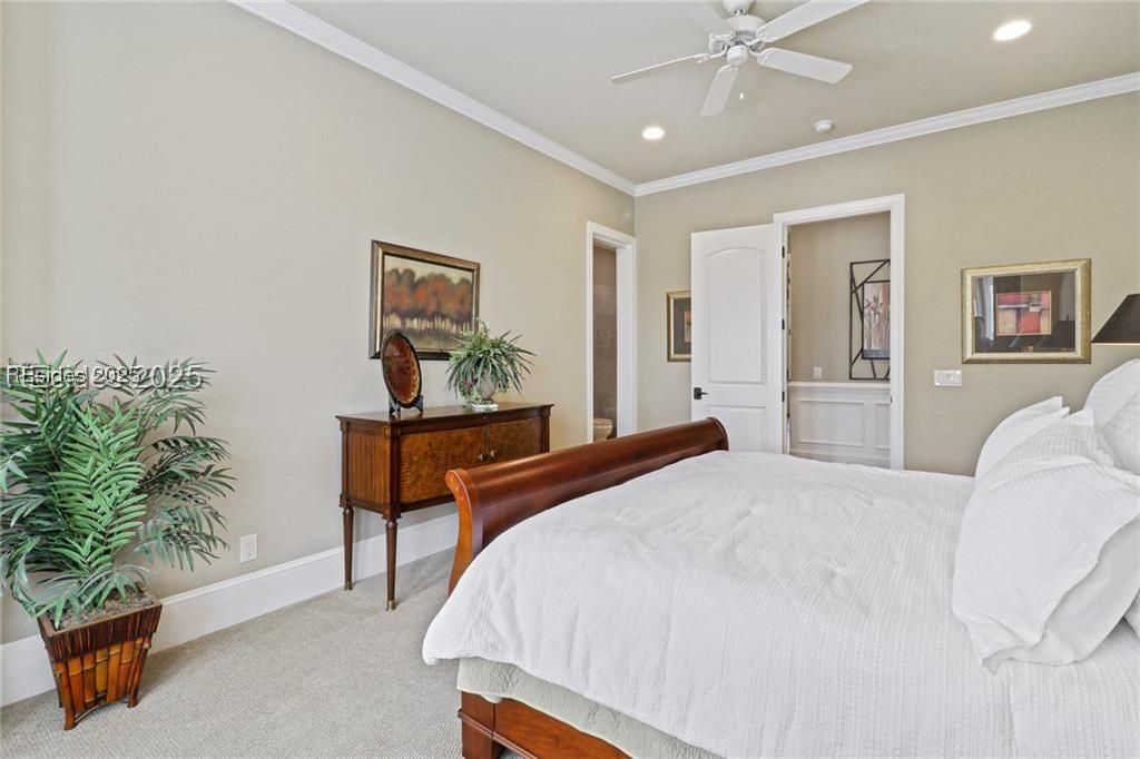 8 York Circle