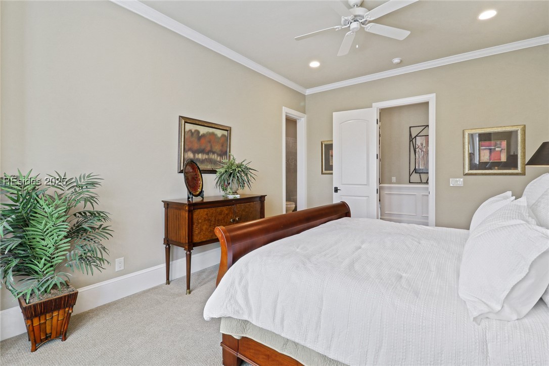8 York Circle
