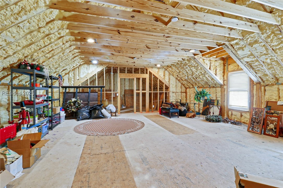 8 York Circle