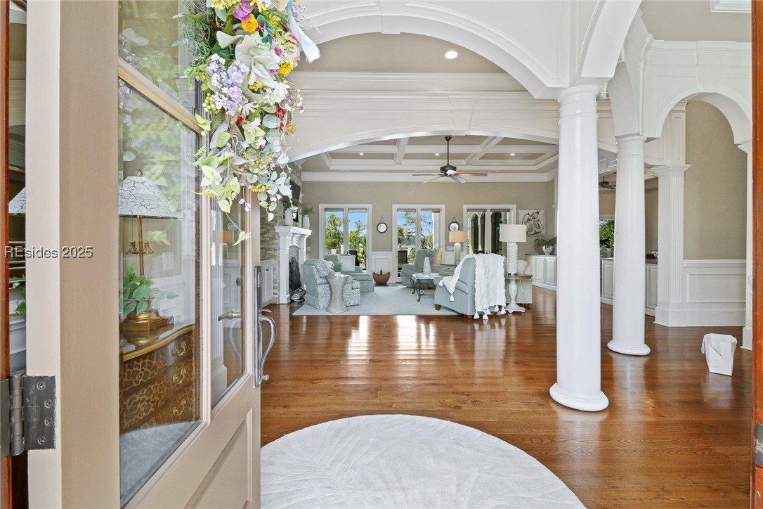8 York Circle