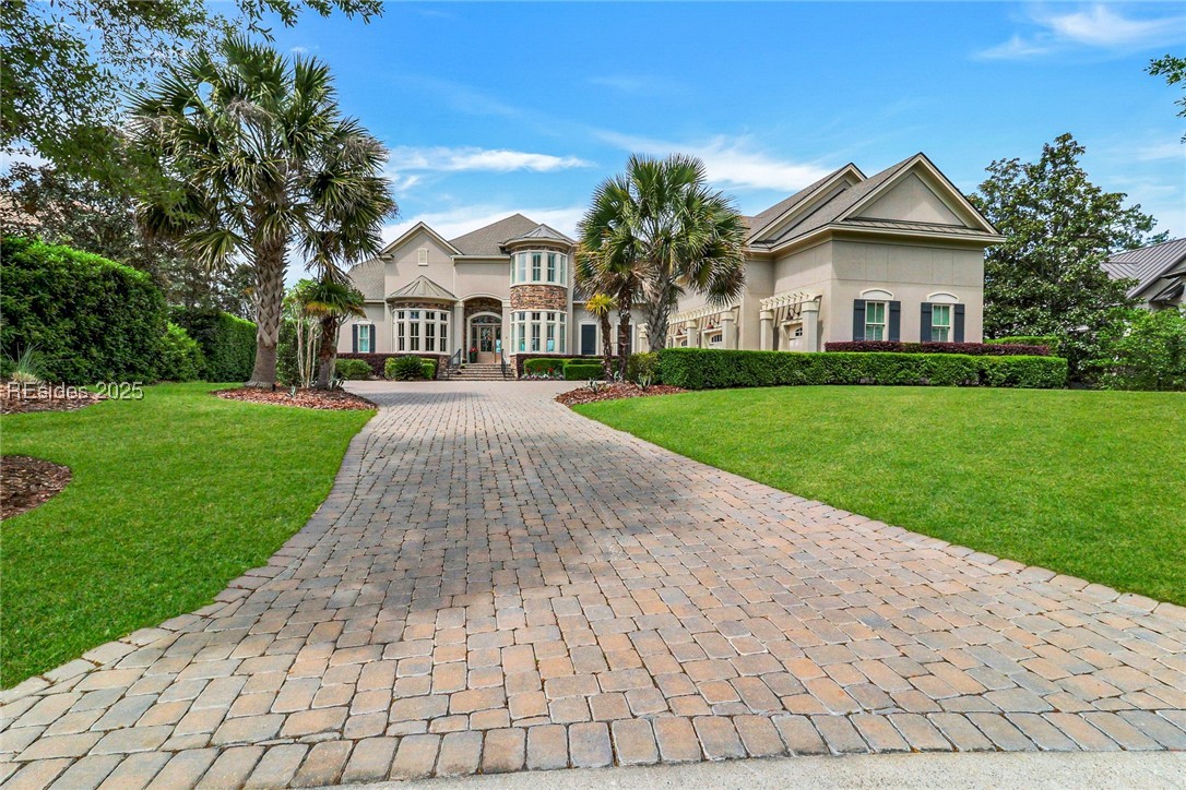 8 York Circle