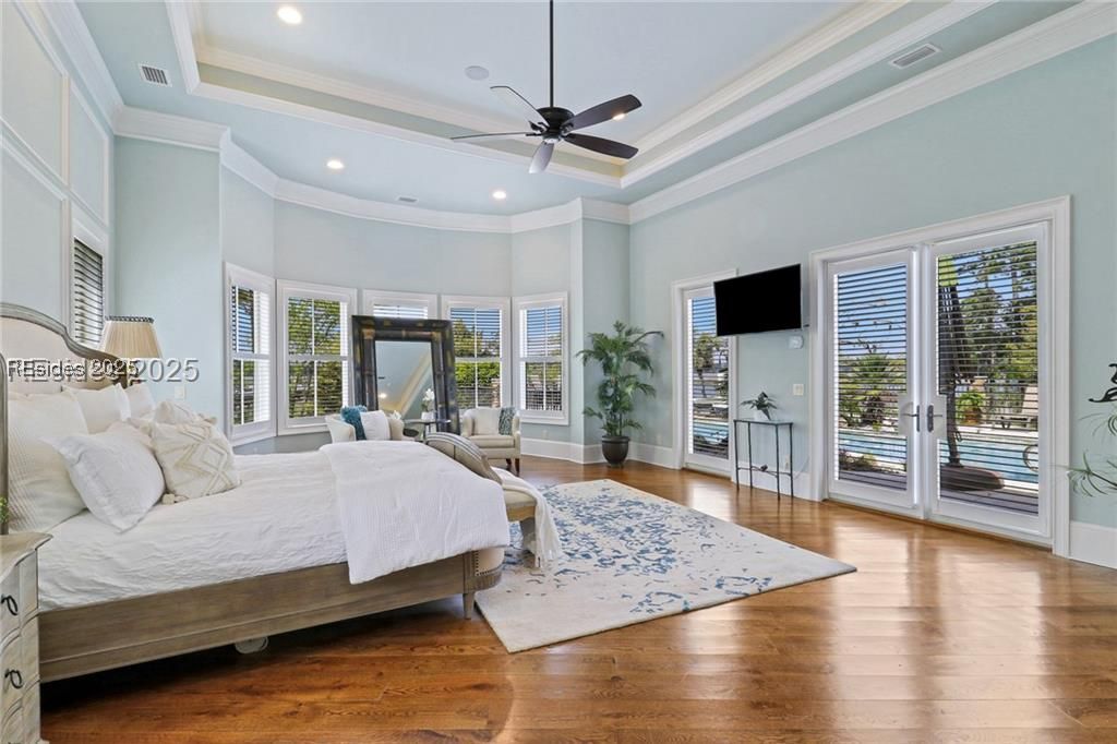 8 York Circle