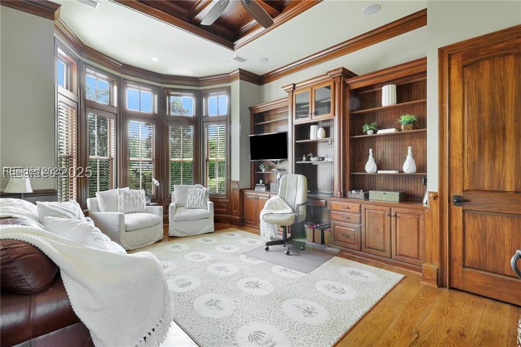 8 York Circle