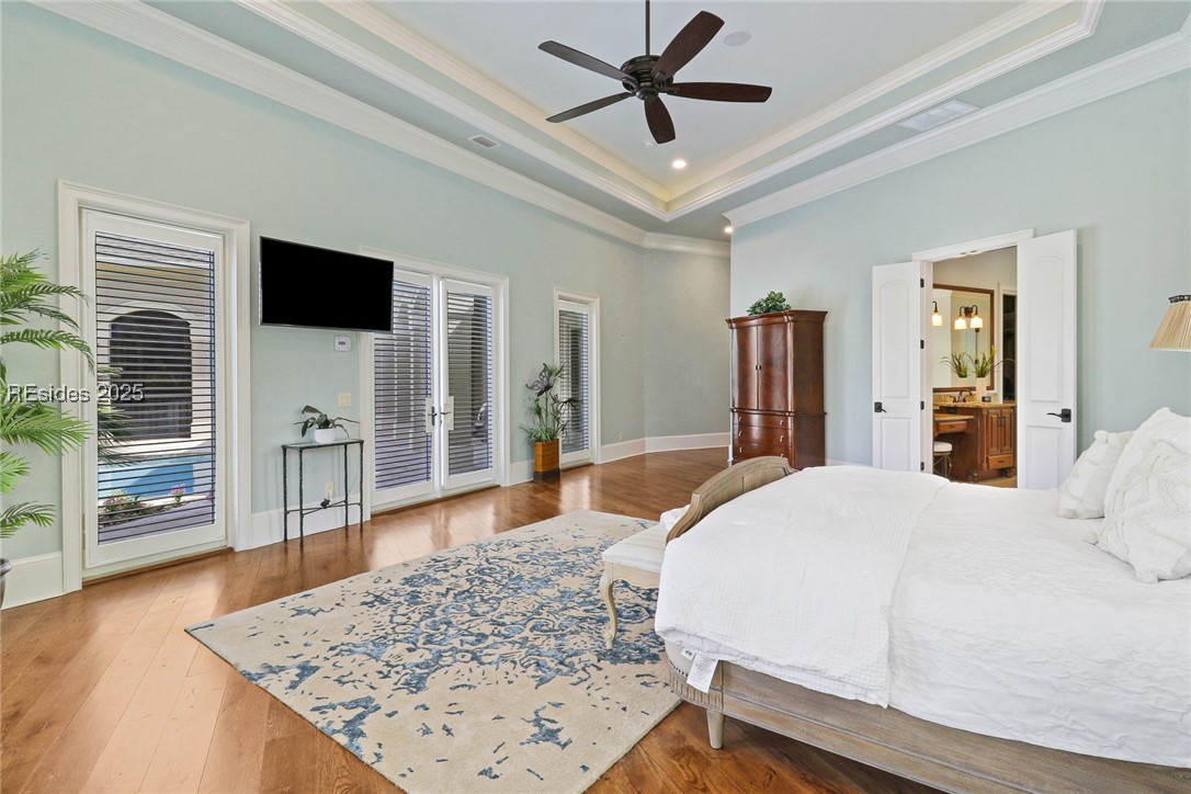 8 York Circle